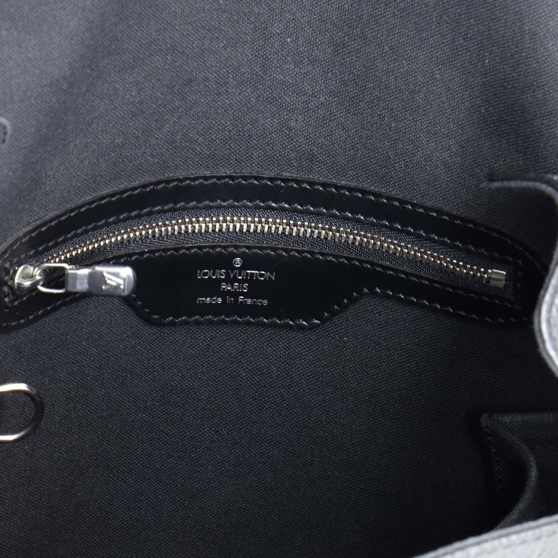 Louis Vuitton Yaranga Messenger Bag Size ONE SIZE - 7 Thumbnail
