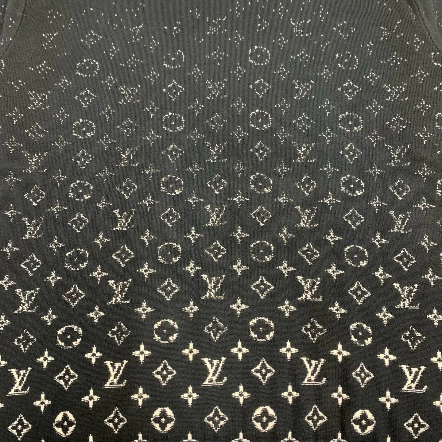 Louis Vuitton LV Monogram Gradient Print Knit Sweater Size US M / EU 48-50 / 2 - 8 Thumbnail