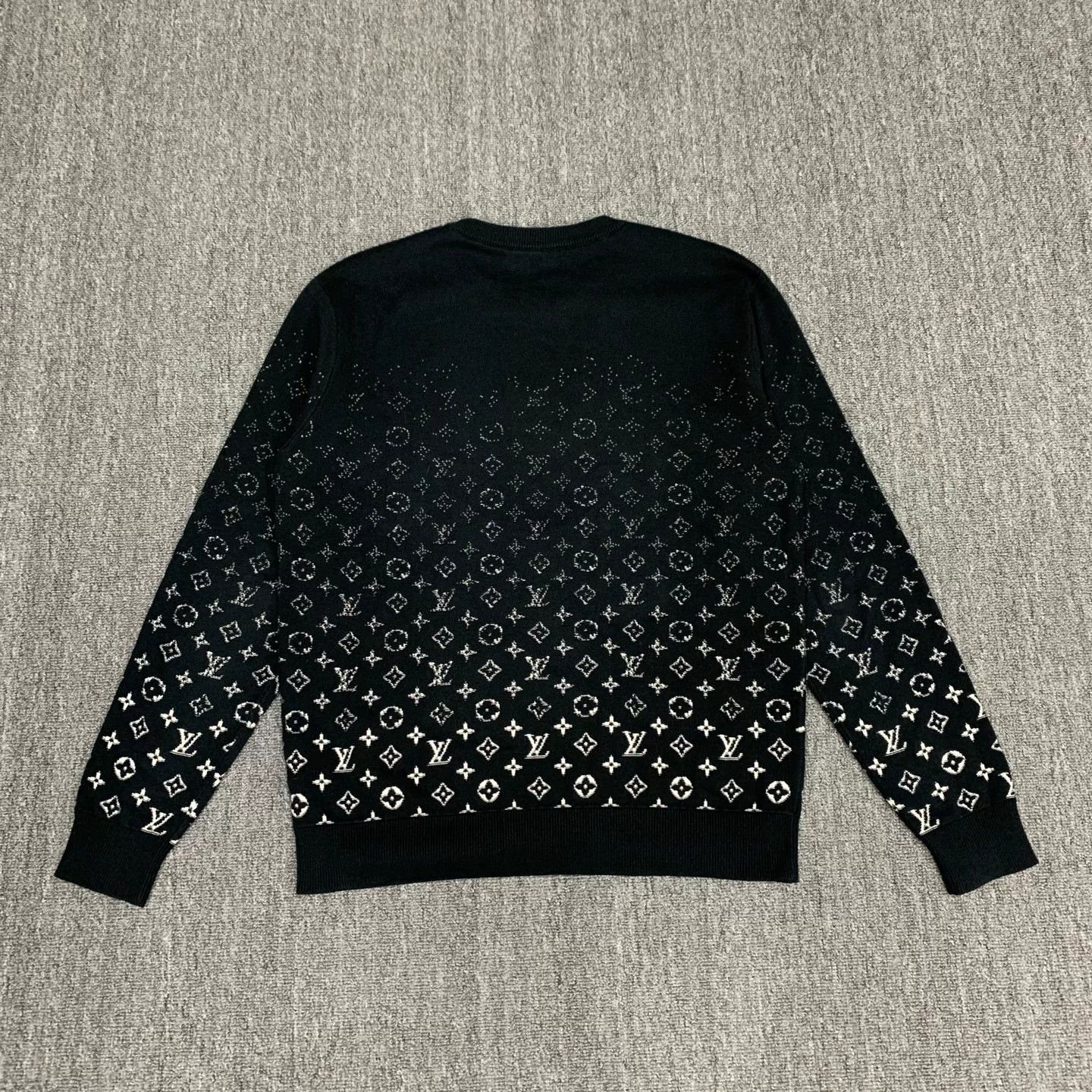 Louis Vuitton LV Monogram Gradient Print Knit Sweater Size US M / EU 48-50 / 2 - 2 Thumbnail
