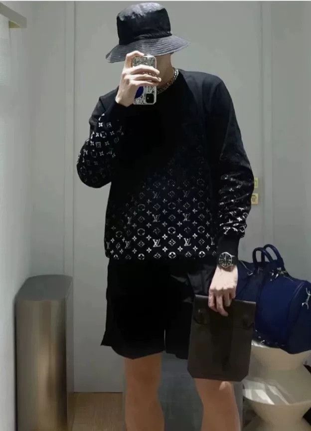 Louis Vuitton LV Monogram Gradient Print Knit Sweater Size US M / EU 48-50 / 2 - 4 Thumbnail
