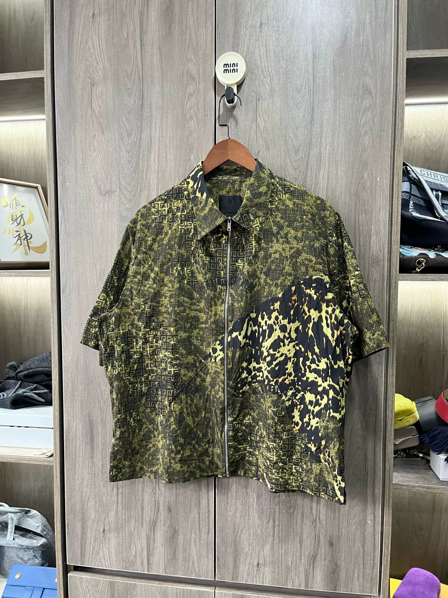 Givenchy Givenchy Floral Short-Sleeve Zip Shirt Size US XS / EU 42 / 0 - 7 Thumbnail