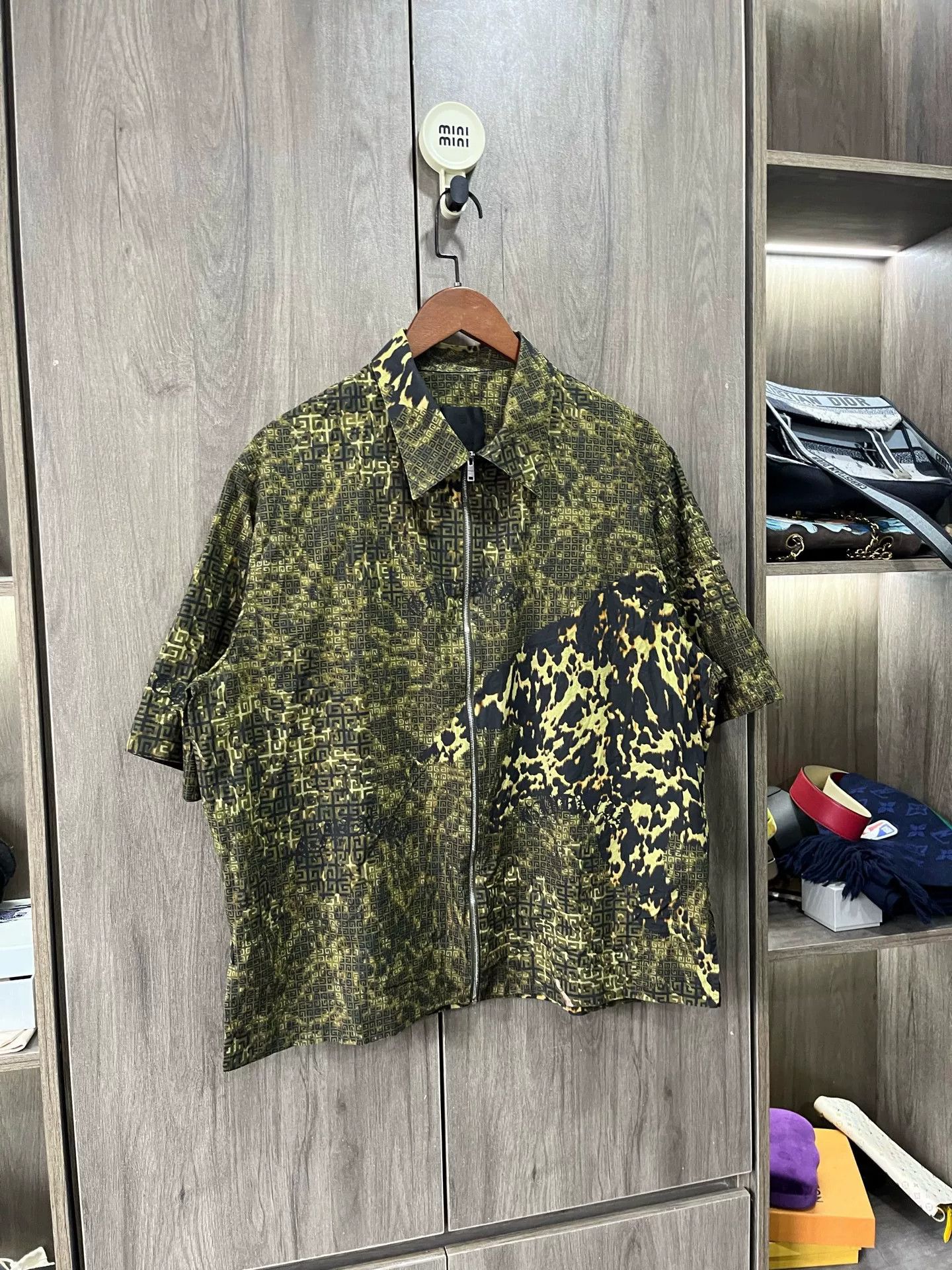 Givenchy Givenchy Floral Short-Sleeve Zip Shirt Size US XS / EU 42 / 0 - 6 Thumbnail