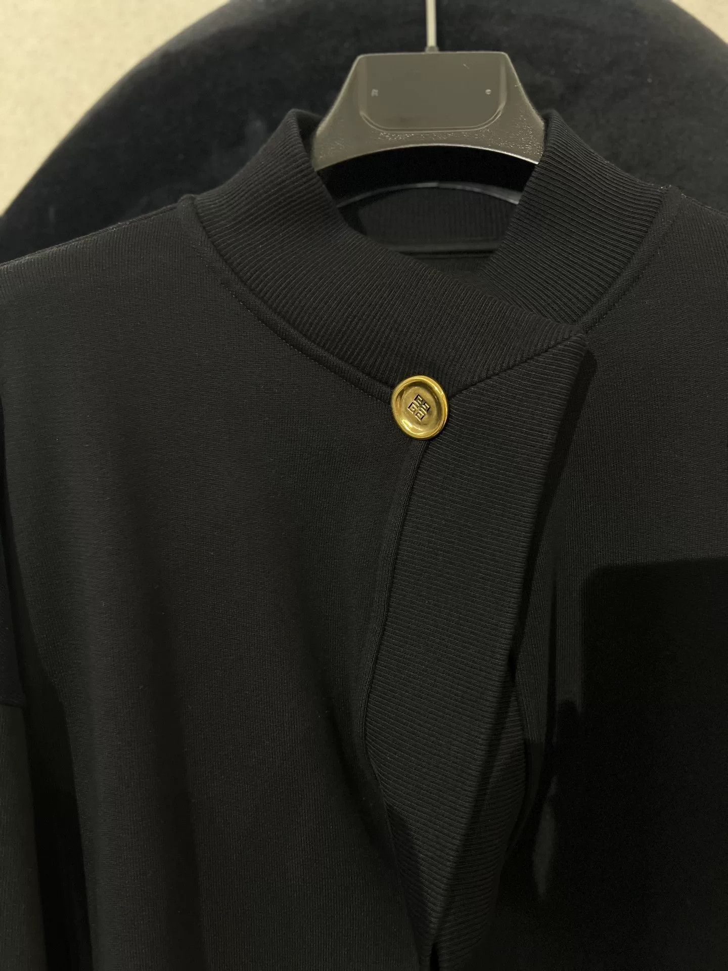 Givenchy Givenchy Black Gold Button Sweatshirt Size US M / EU 48-50 / 2 - 2 Thumbnail
