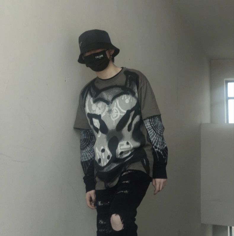 Givenchy Givenchy x Chito Spray Paint Short-Sleeve T Size US M / EU 48-50 / 2 - 9 Thumbnail