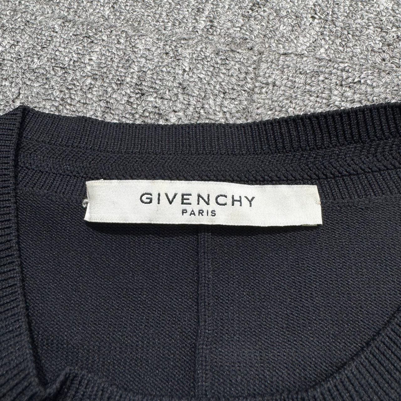 Givenchy Givenchy Embossed Design Sweatshirt Size US L / EU 52-54 / 3 - 5 Thumbnail