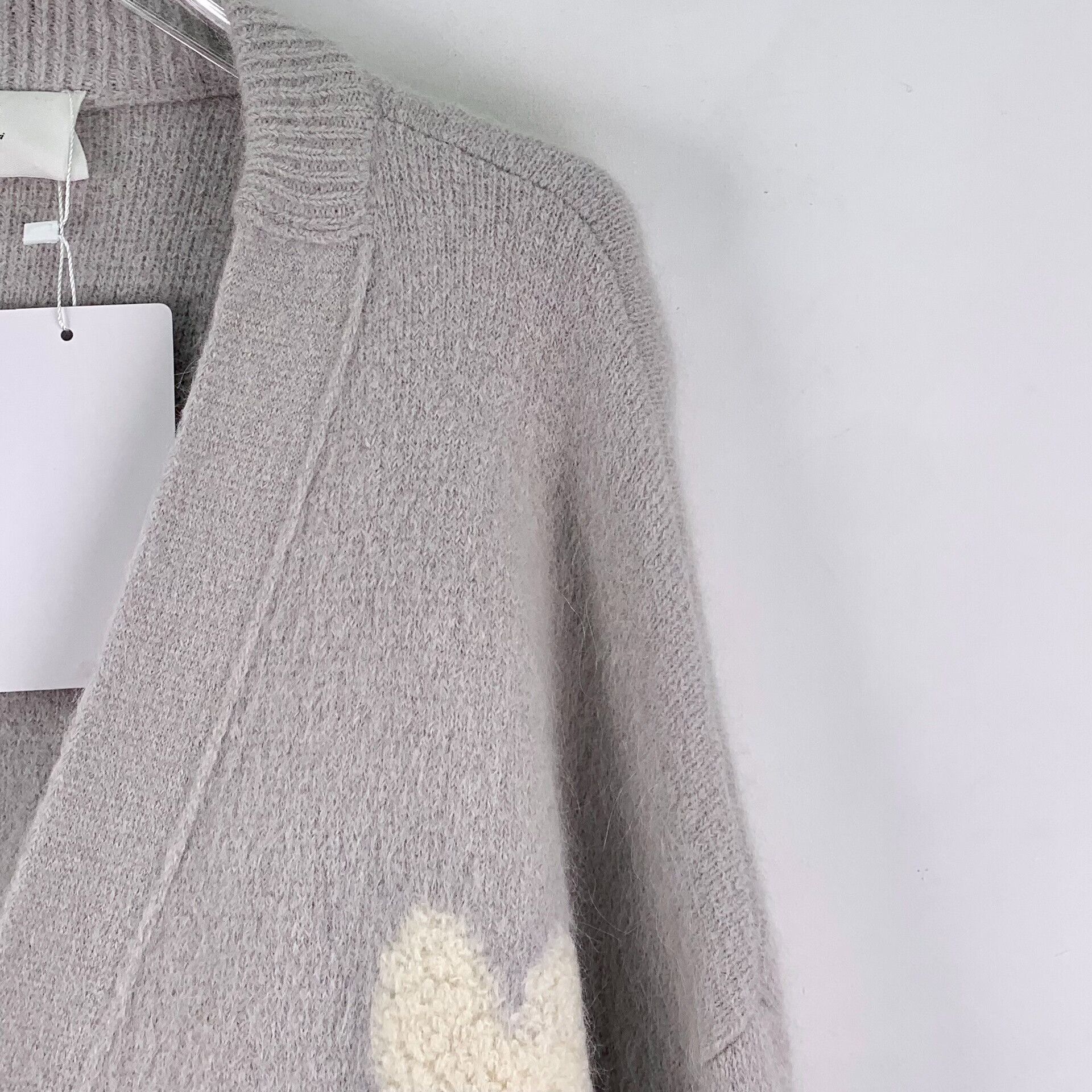 AMI Gray Logo Embroidered V-Neck Cardigan Size US L / EU 52-54 / 3 - 3 Thumbnail