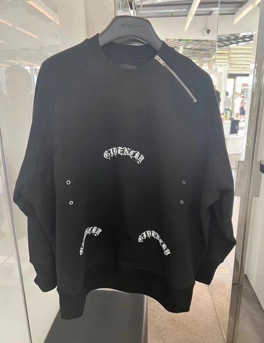 Givenchy Black Givenchy Hoodie L Size Size US L / EU 52-54 / 3 - 6 Thumbnail