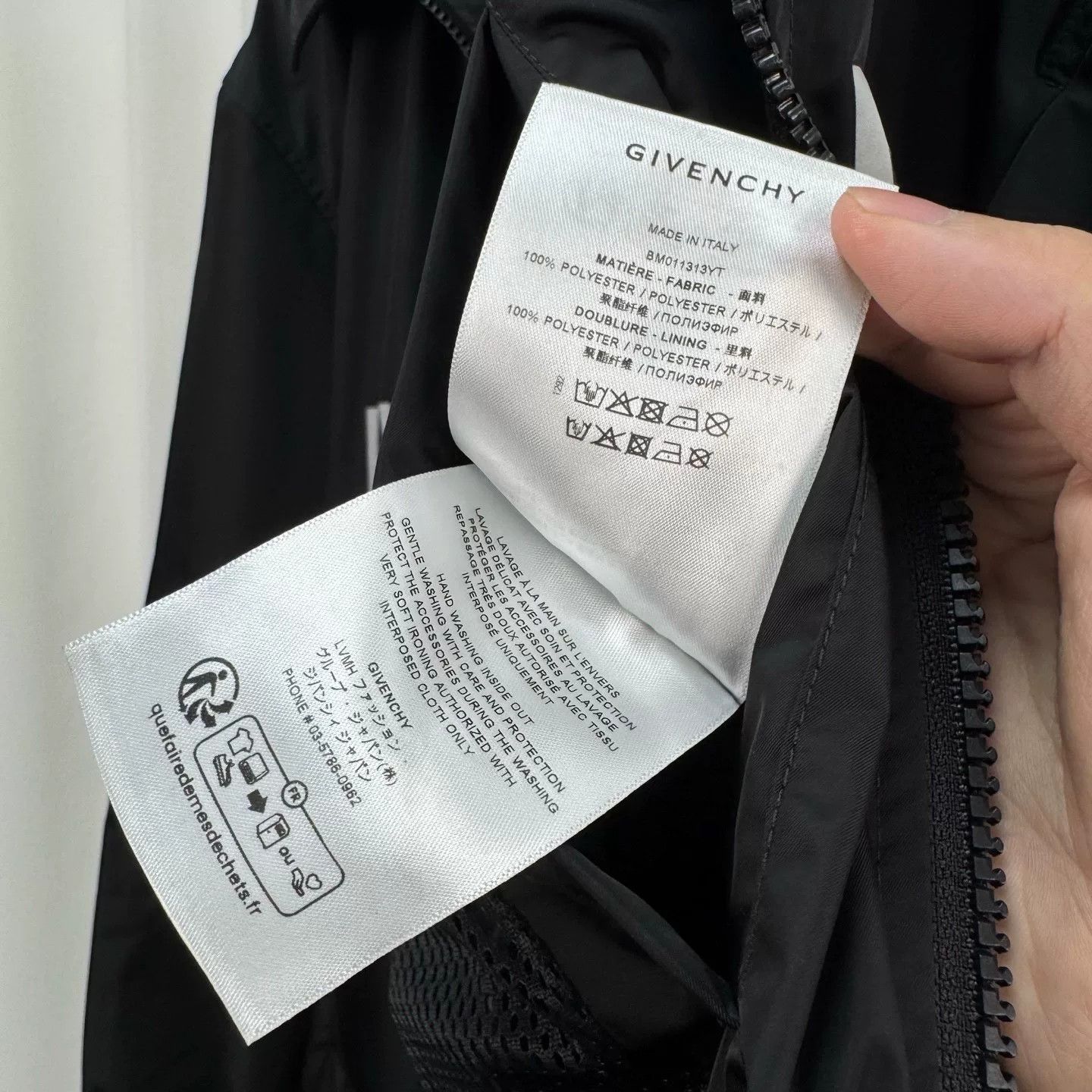 Givenchy Givenchy Black Windbreaker with White Print Size US L / EU 52-54 / 3 - 6 Thumbnail