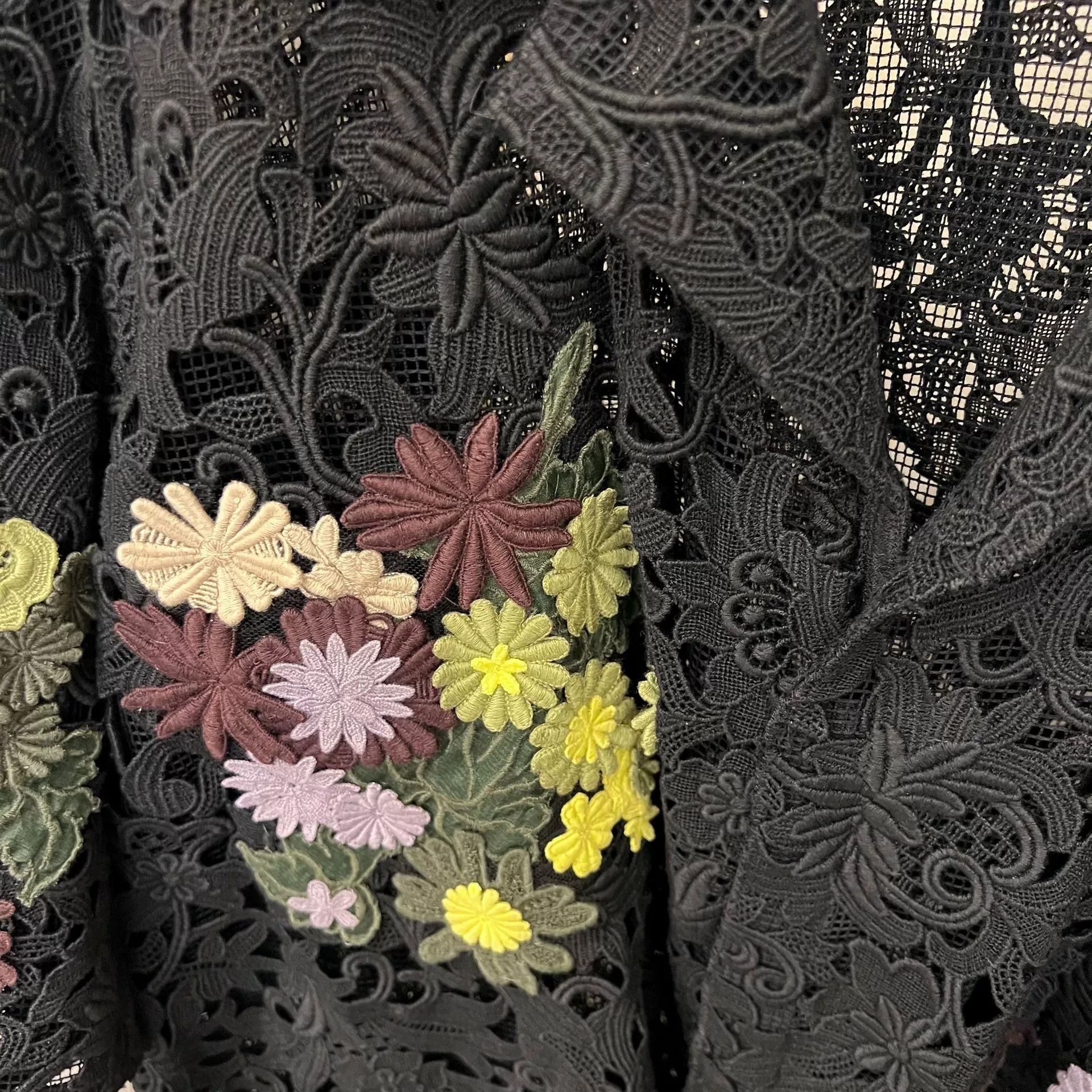 Valentino Valentino Floral Embroidery Short-Sleeve Shirt Size US M / EU 48-50 / 2 - 2 Thumbnail