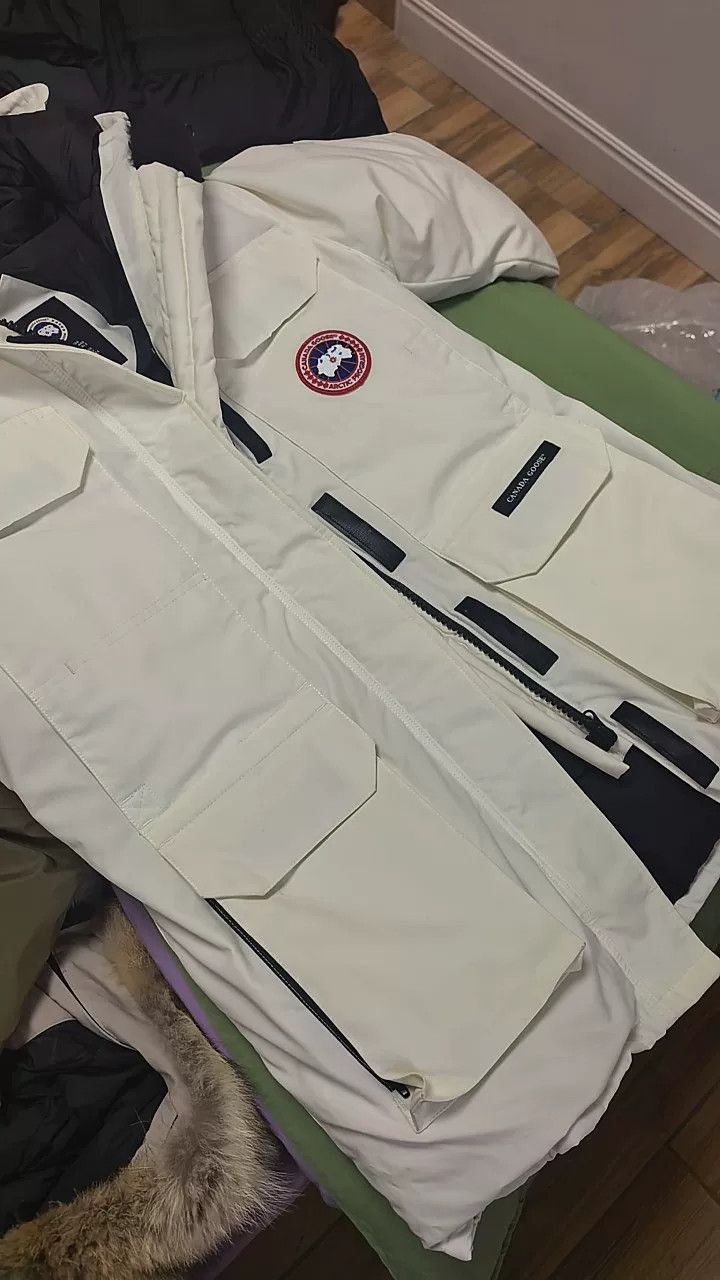 Canada Goose Canada Goose Expedition White Down Jacket Size M / US 6-8 / IT 42-44 - 2 Thumbnail