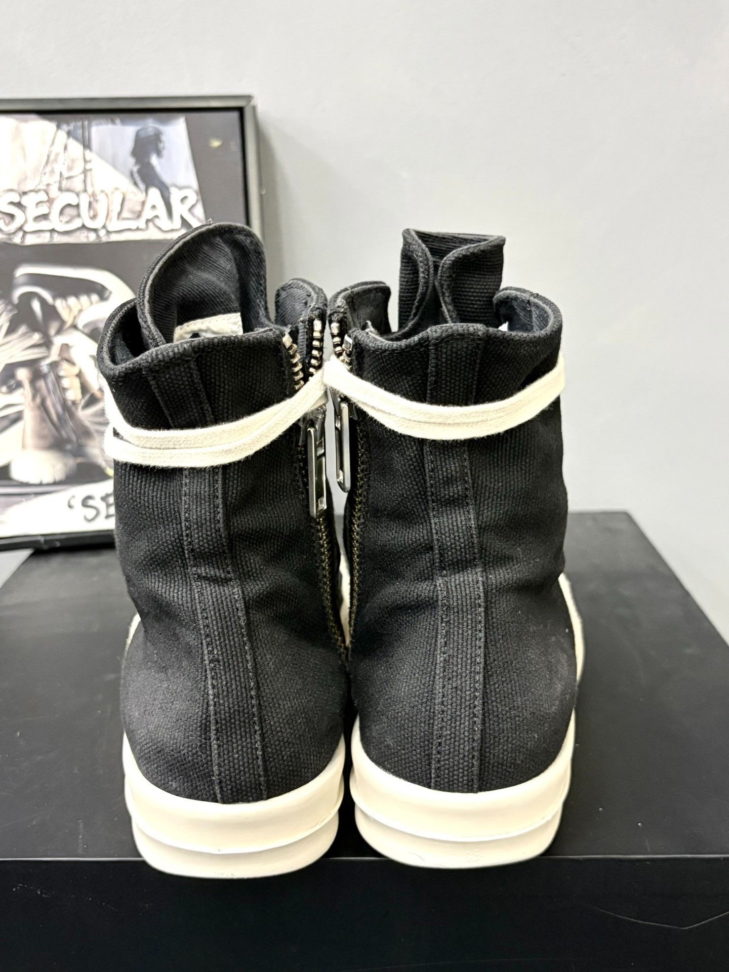 Rick Owens Drkshdw Rick Owens Drkshdw High-Top Canvas Shoes Size US 7 / EU 40 - 7 Thumbnail