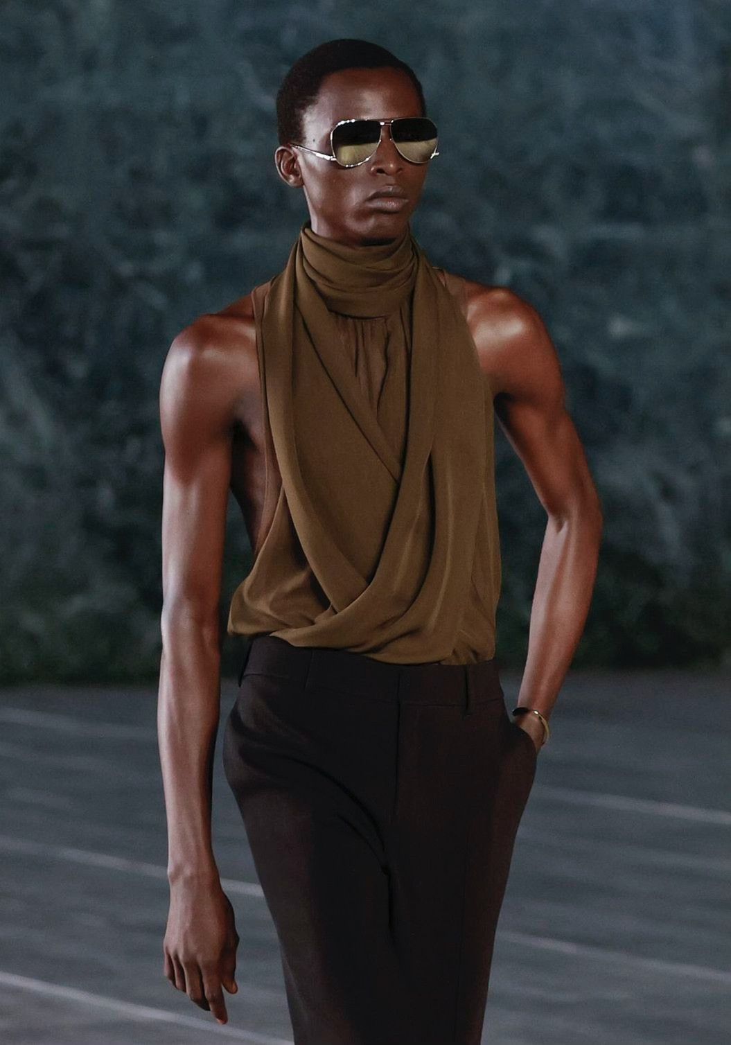 Yves Saint Laurent YSL Olive Green Silk Sleeveless Top Size US L / EU 52-54 / 3 - 2 Thumbnail