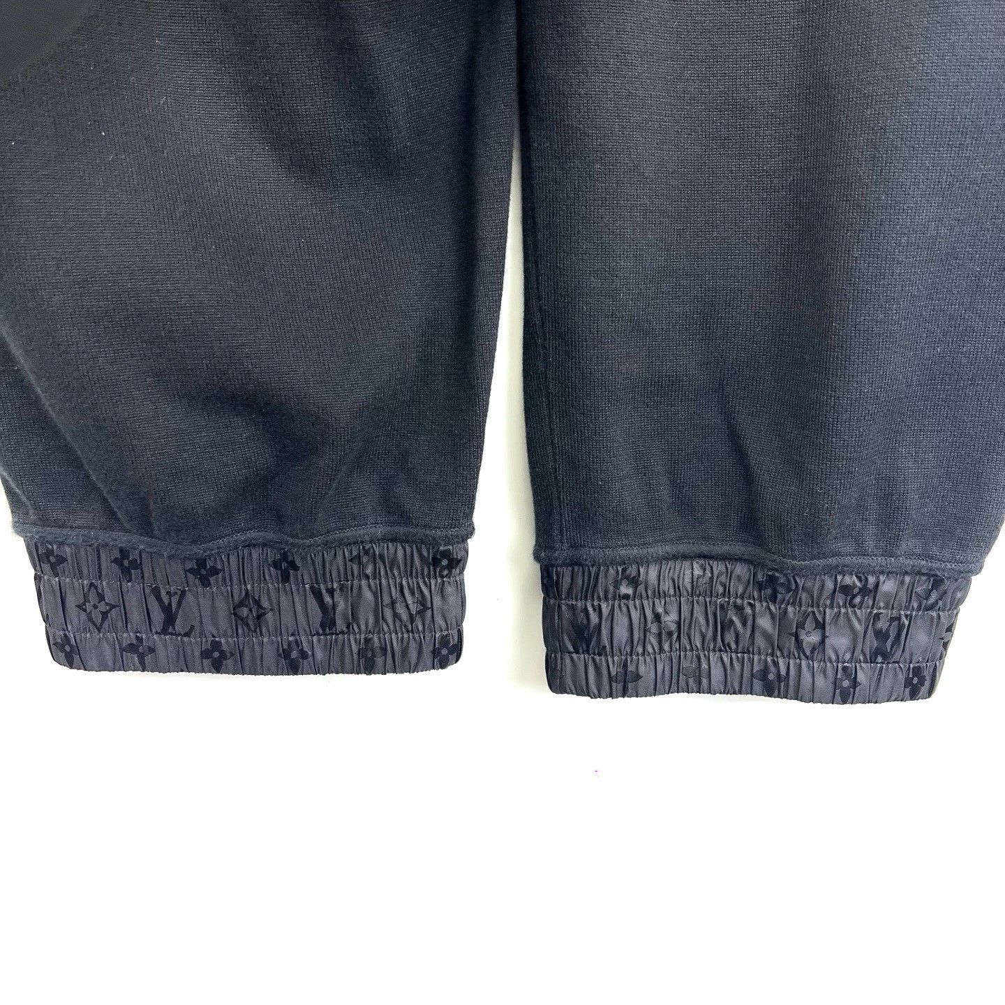 Louis Vuitton Louis Vuitton Fall Black Knit Sweatpants Size US 26 / EU 42 - 6 Thumbnail