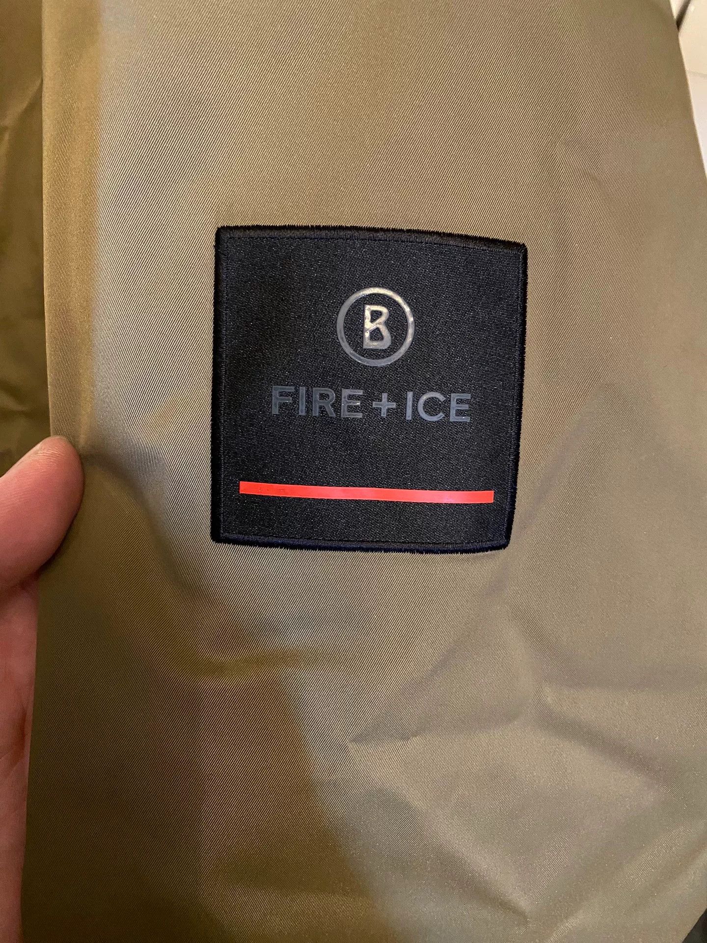 Bogner BOGNER Olive Green Ski Jacket Size US M / EU 48-50 / 2 - 4 Thumbnail
