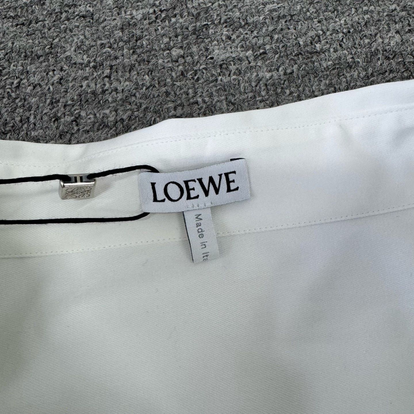 Loewe Loewe White Loose Logo Long-Sleeve Shirt Size US XS / EU 42 / 0 - 7 Thumbnail