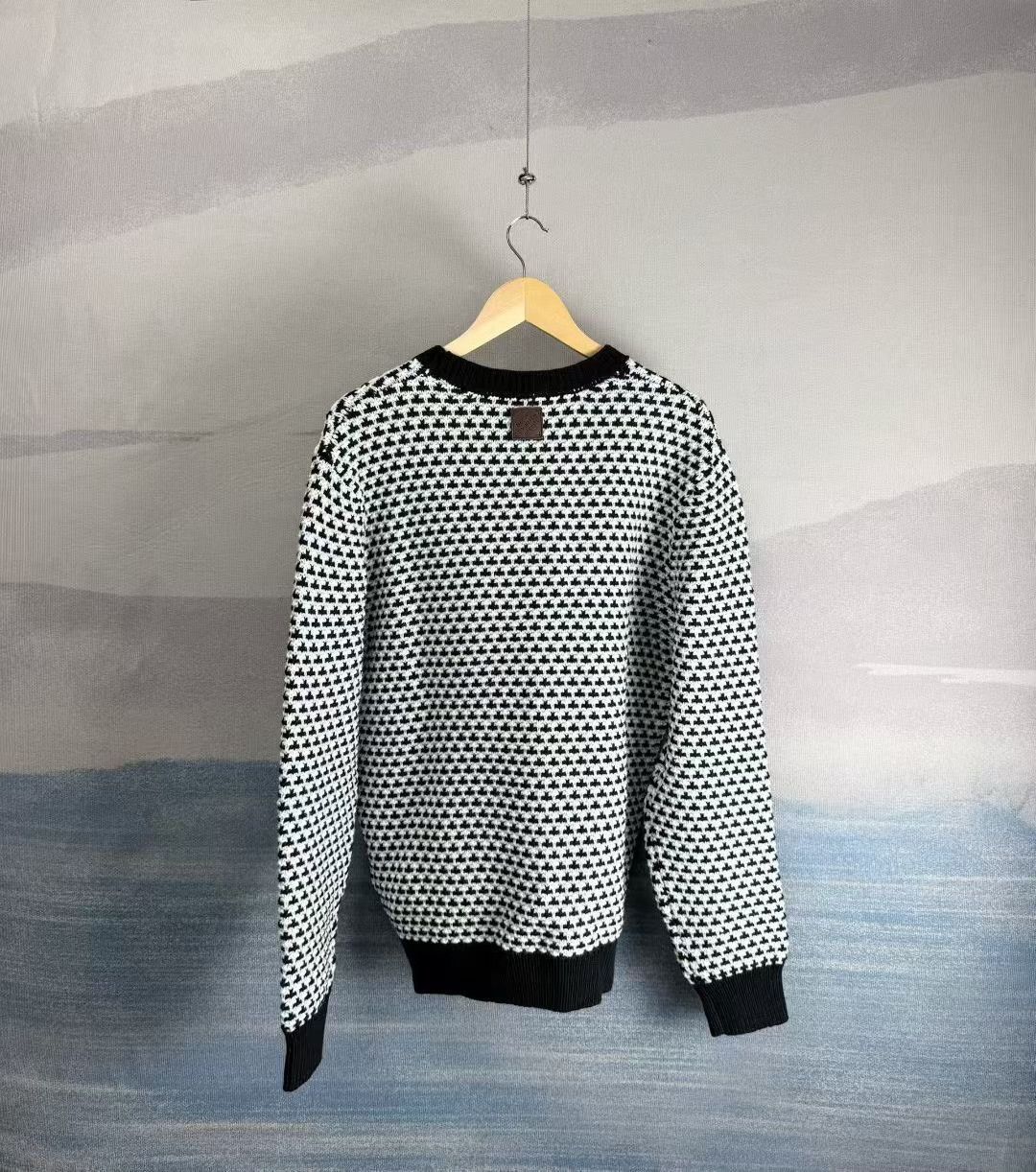 Louis Vuitton Louis Vuitton Houndstooth Wool Sweater Size US S / EU 44-46 / 1 - 3 Thumbnail