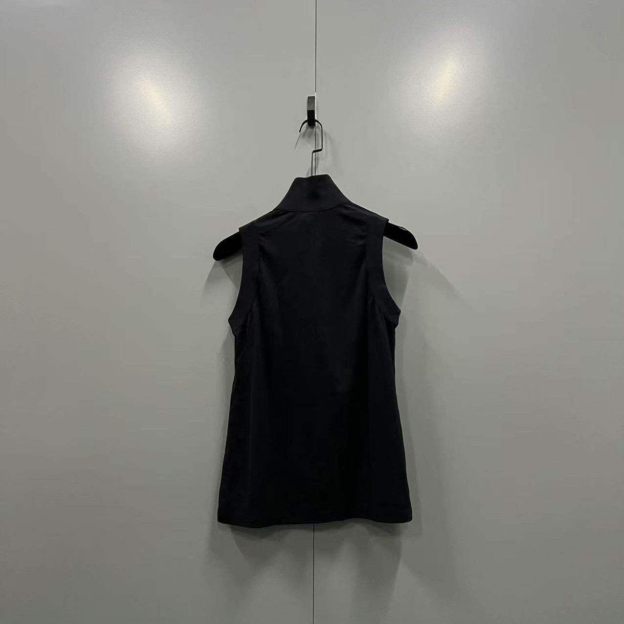 Louis Vuitton Louis Vuitton Black Fleece Logo Vest Size S / US 4 / IT 40 - 3 Thumbnail