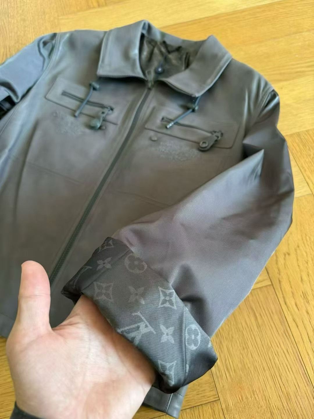 Louis Vuitton Louis Vuitton Gray Embroidered Calf Leather Jacket Size US M / EU 48-50 / 2 - 4 Thumbnail