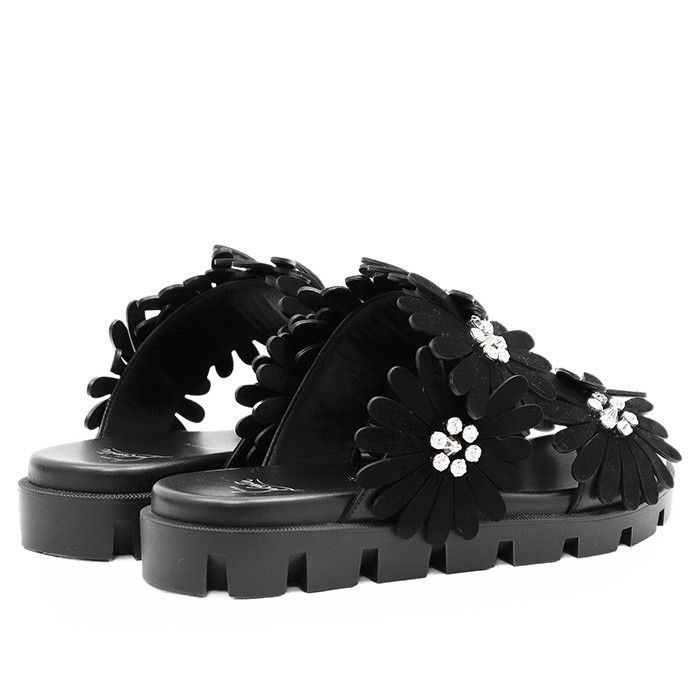 Christian Louboutin Christian Louboutin Christian Louboutin FLORA COOL FLAT leather sandals Leather Shoes 3240159 DUTY FREE for USA Size ONE SIZE - 13 Thumbnail