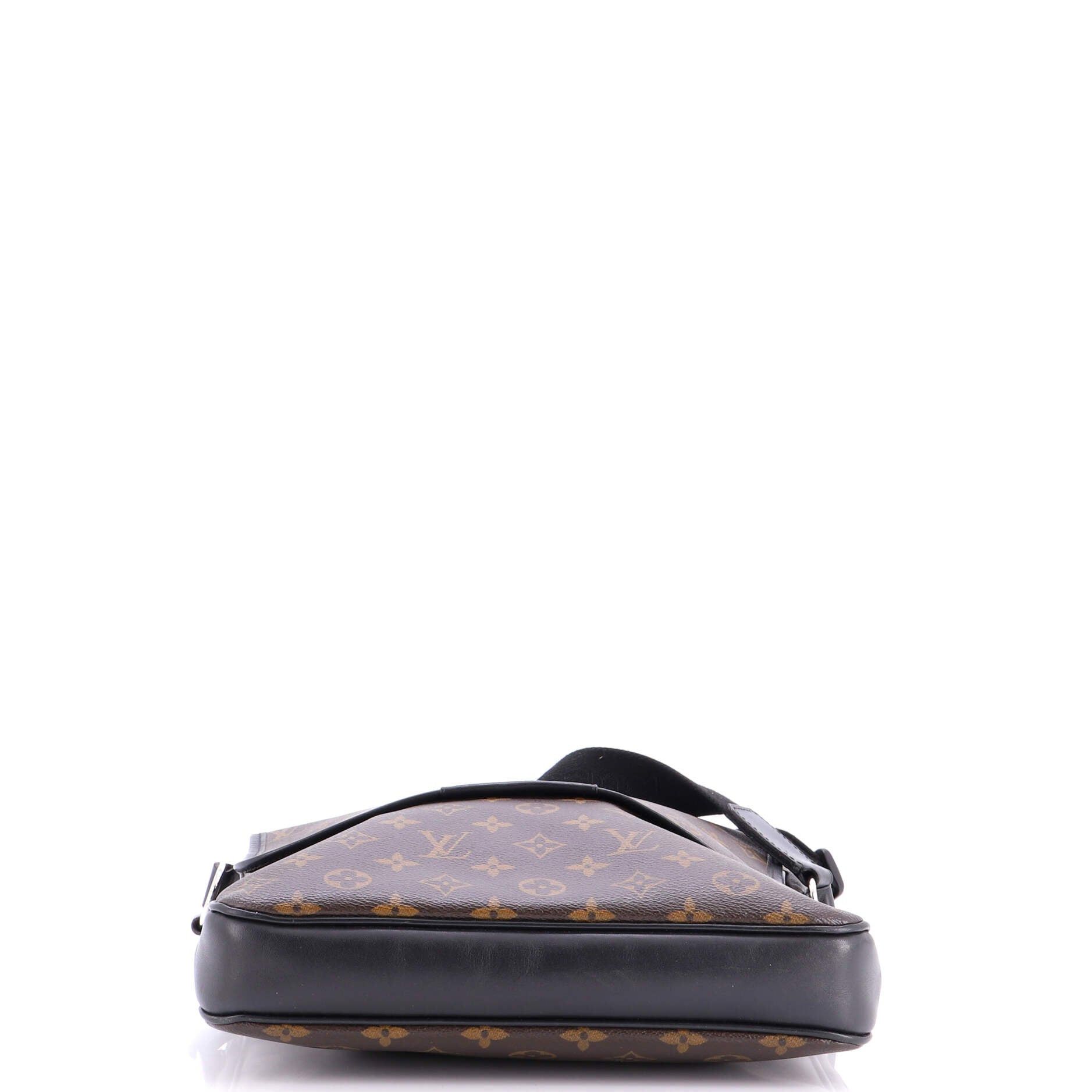 Louis Vuitton Bass Messenger Bag Size ONE SIZE - 4 Thumbnail