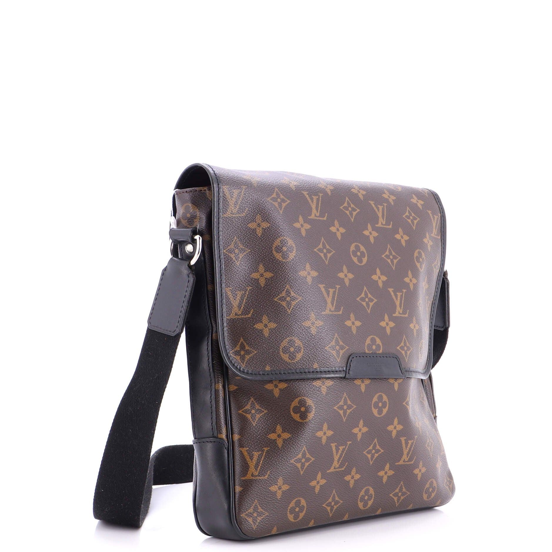 Louis Vuitton Bass Messenger Bag Size ONE SIZE - 2 Thumbnail