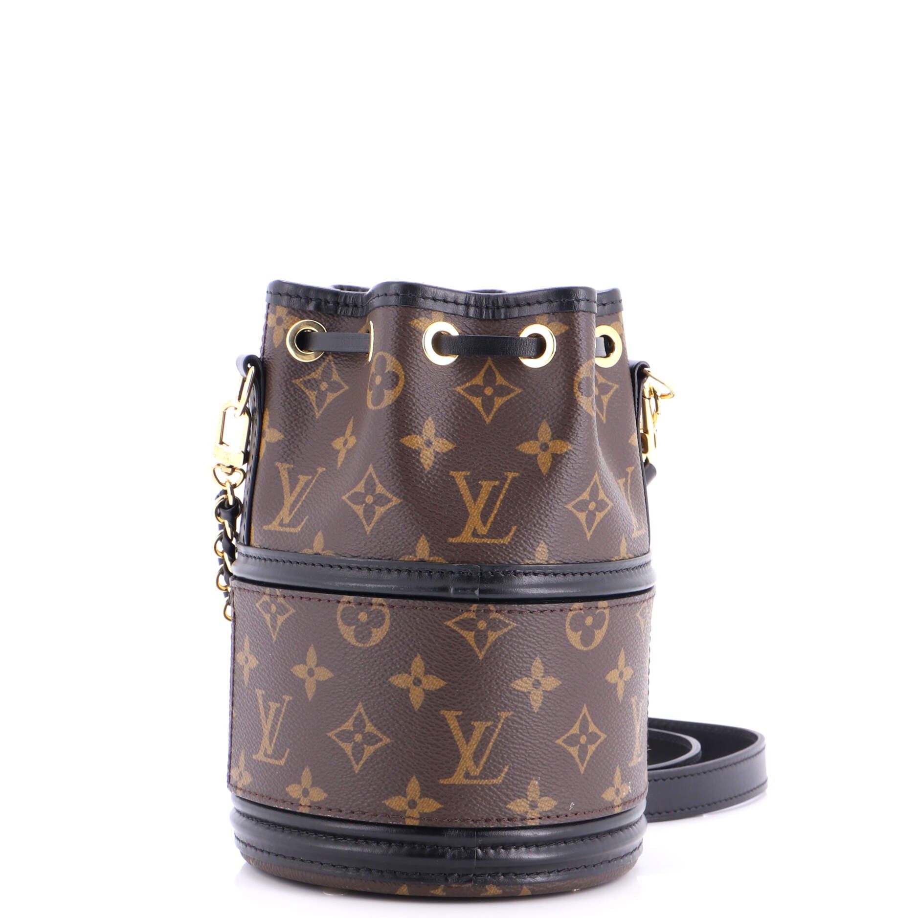 Louis Vuitton Canoe Bucket Bag Size ONE SIZE - 3 Thumbnail