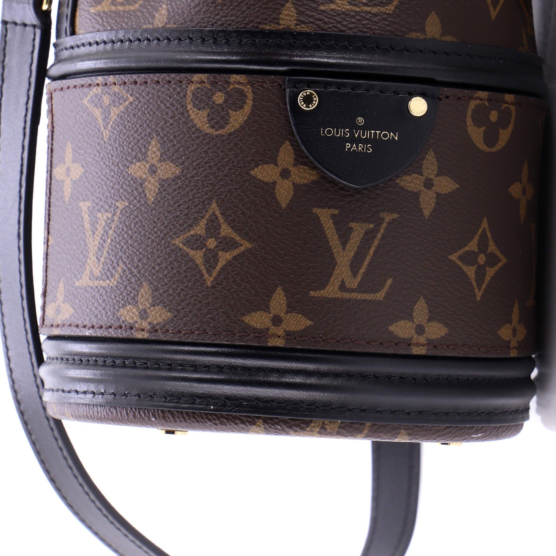 Louis Vuitton Canoe Bucket Bag Size ONE SIZE - 6 Thumbnail