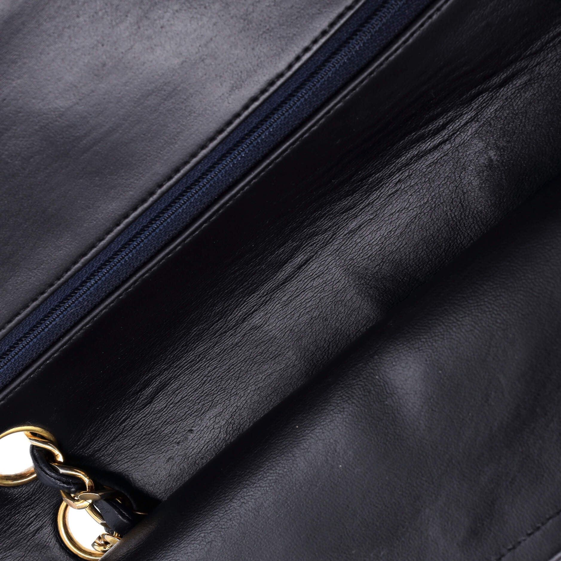 Chanel Vintage Classic Double Flap Bag Size ONE SIZE - 7 Thumbnail