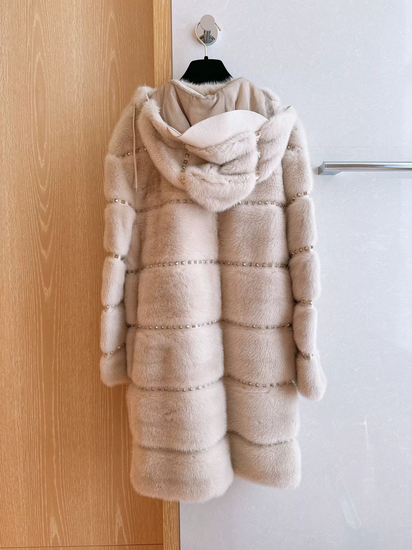Valentino Valentino Mink Fur Coat with Rivets Size S / US 4 / IT 40 - 2 Thumbnail