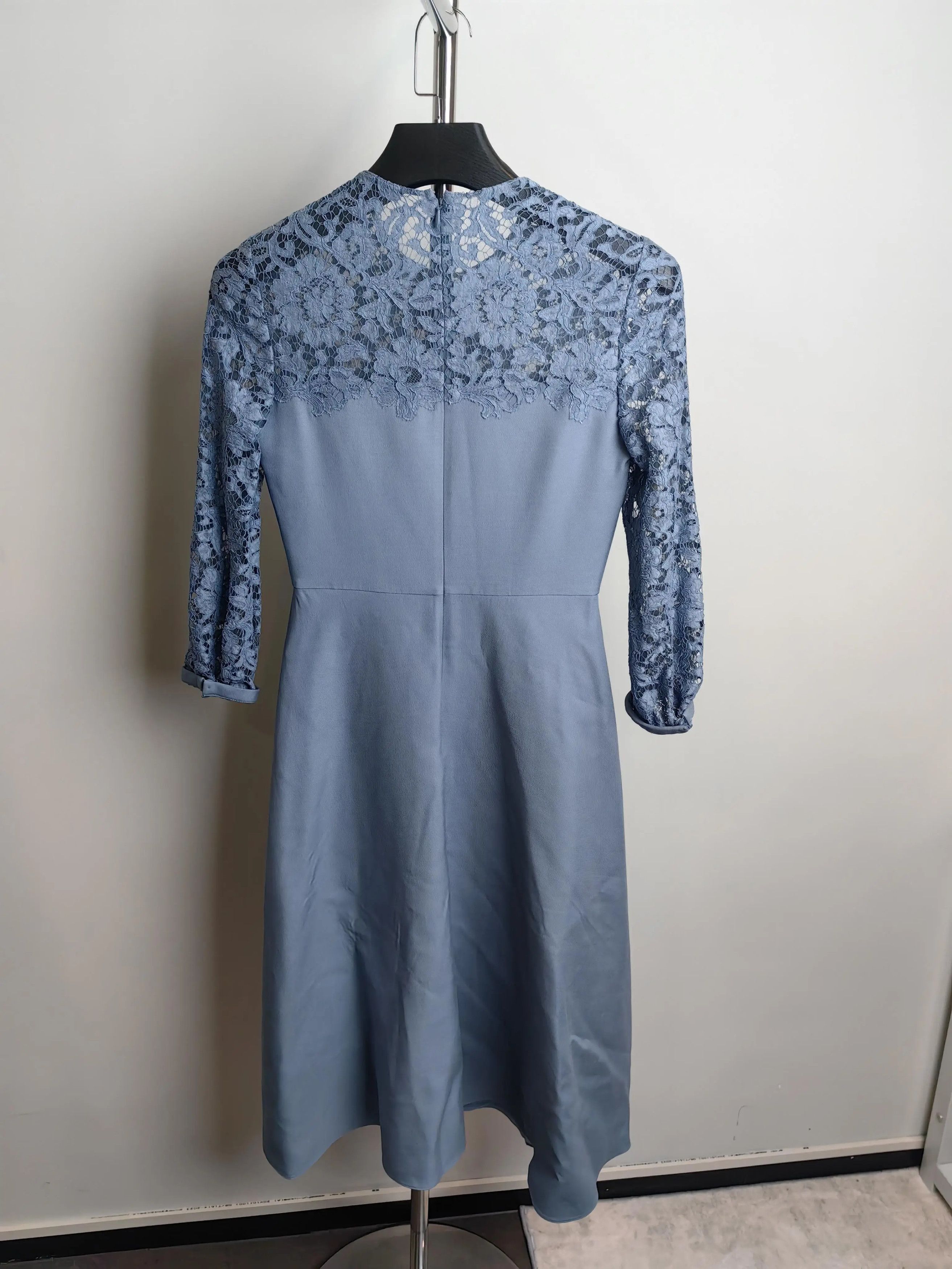 Valentino Valentino Light Blue Lace Midi Dress Size S / US 4 / IT 40 - 2 Thumbnail