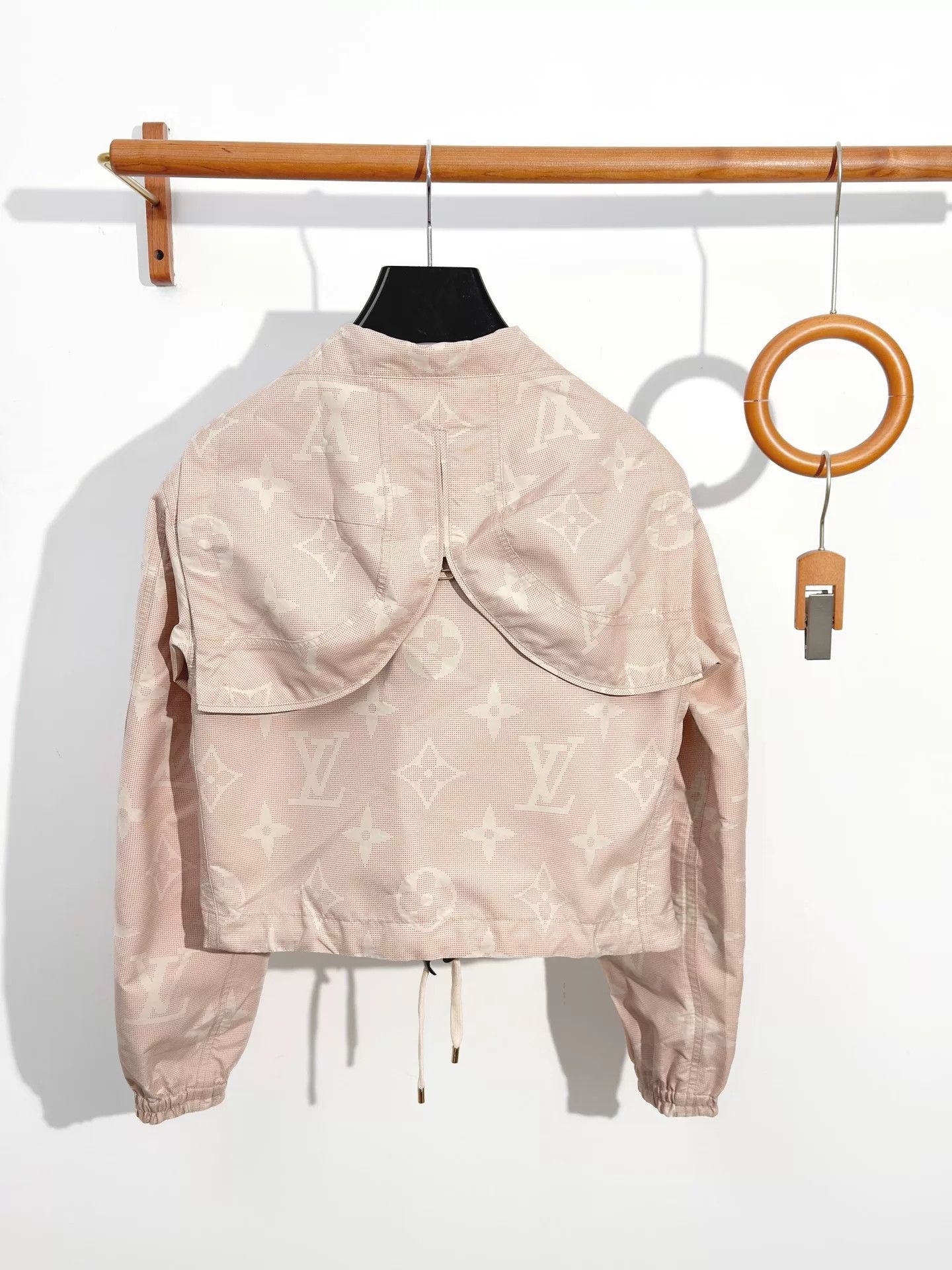 Louis Vuitton Louis Vuitton Flight Mode Pink Coat Size S / US 4 / IT 40 - 3 Thumbnail