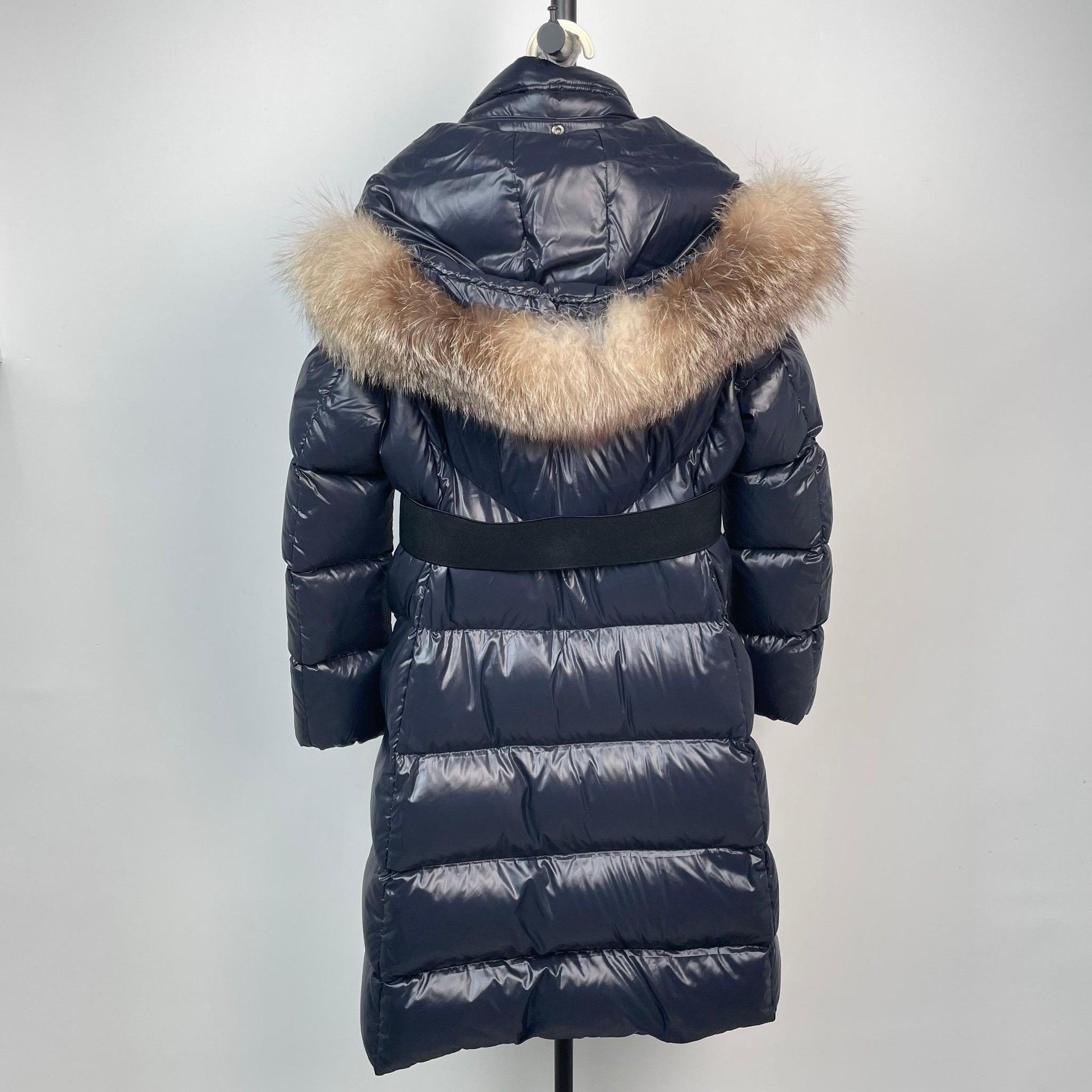 Moncler Moncler Long Shiny V-Quilted Fur Collar Down Jacket Size XS / US 0-2 / IT 36-38 - 2 Thumbnail