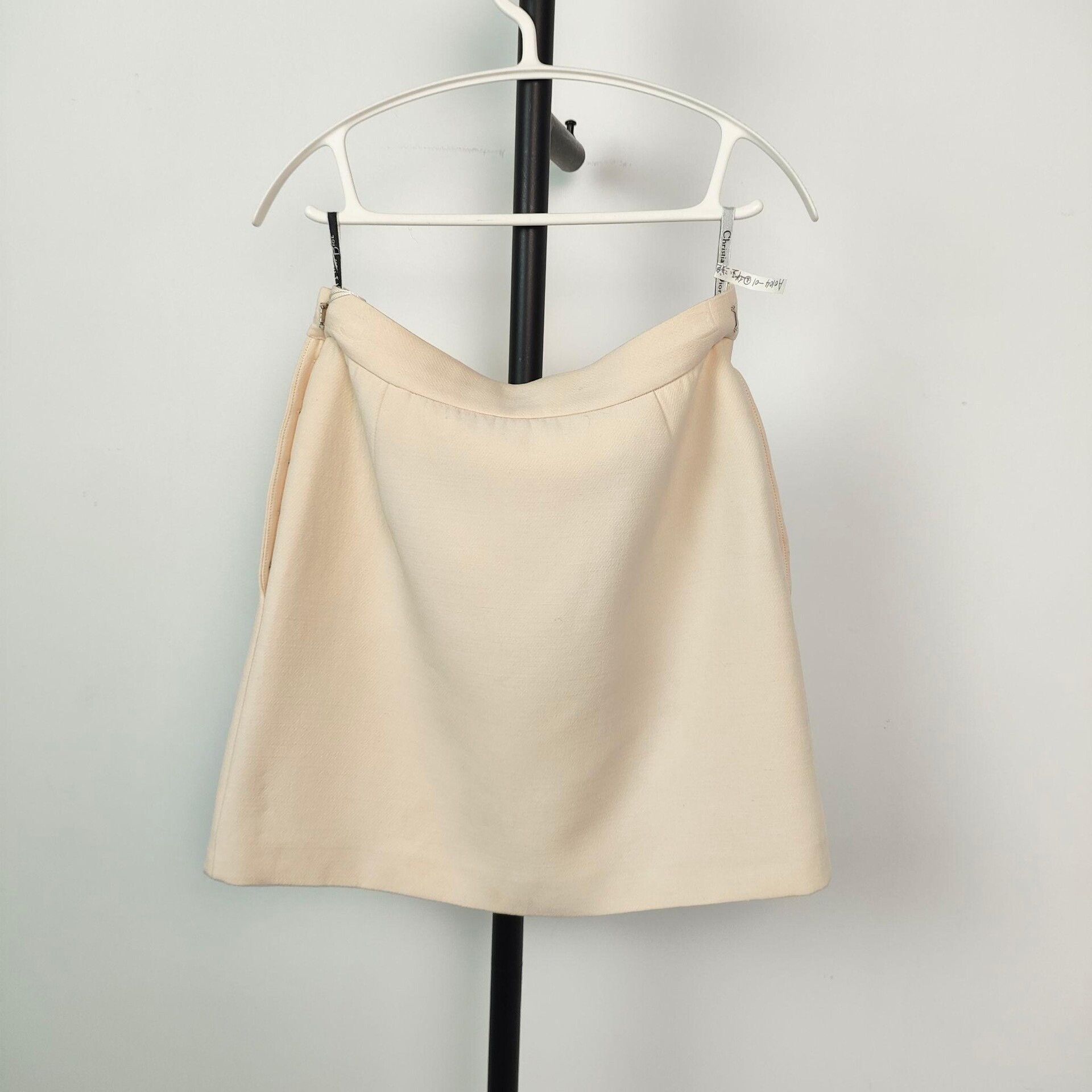 Dior Dior Beige Double-Button Half Skirt Size 38" / US 16 / IT 52 - 2 Thumbnail
