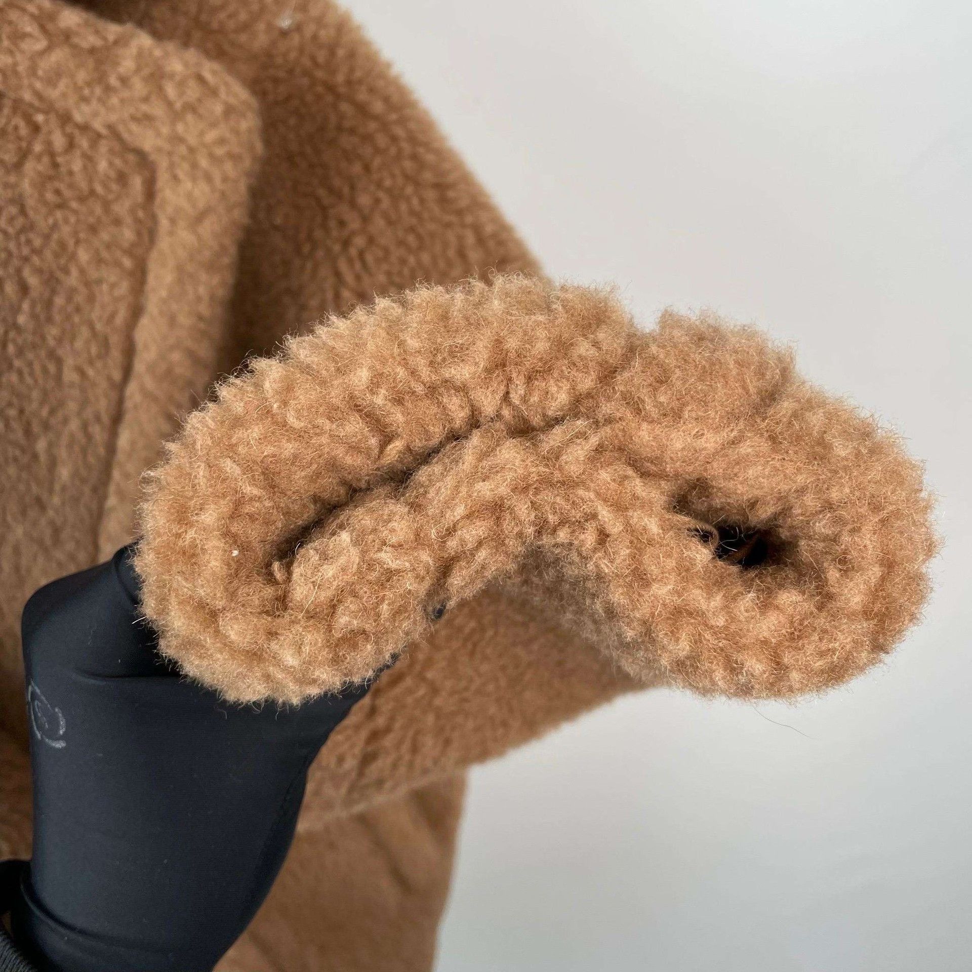 Max Mara MaxMara DRAMMA Camel Teddy Short Coat Size S / US 4 / IT 40 - 5 Thumbnail