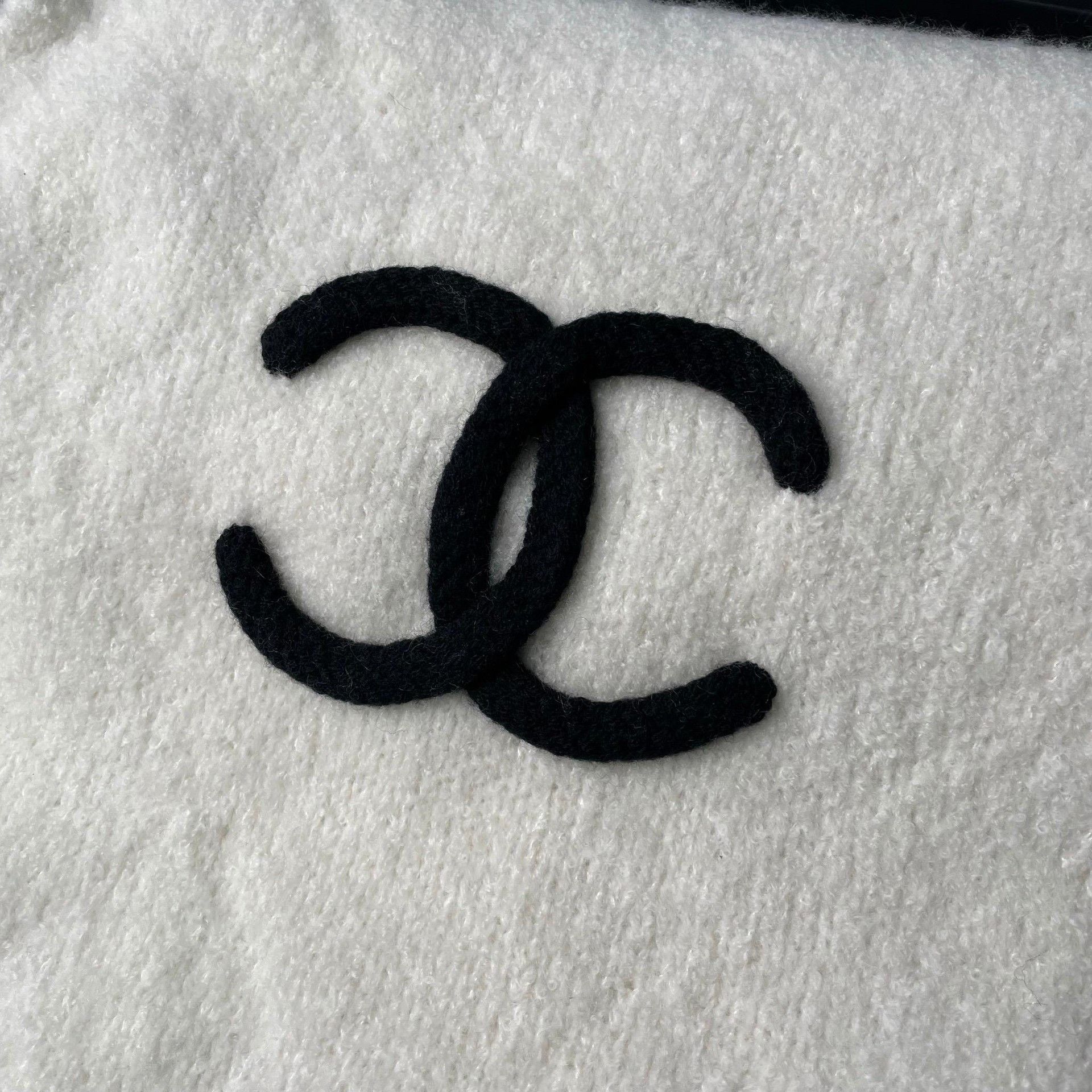Chanel Chanel Double C Cashmere Logo Scarf Size ONE SIZE - 4 Thumbnail