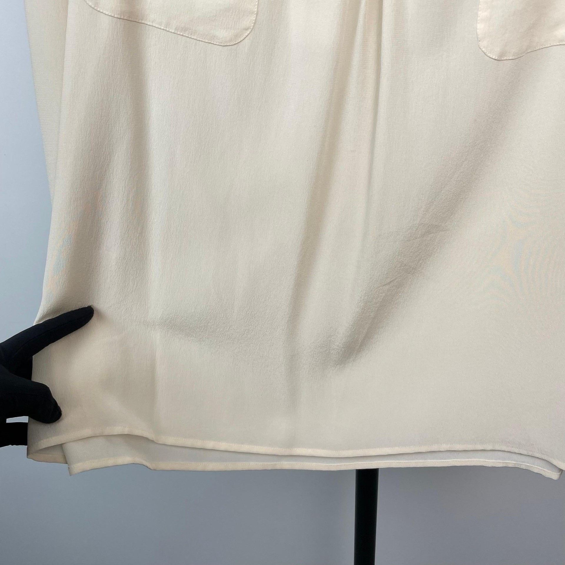 Chanel Chanel Ivory Gold Button Long-Sleeve Shirt Size XXS / US 00 / IT 34 - 8 Thumbnail