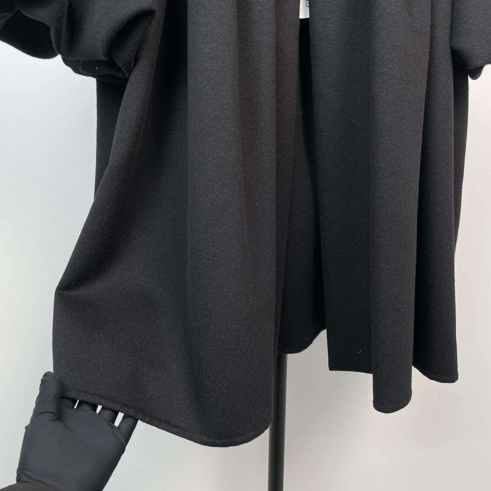 Valentino Valentino Black Puffed Sleeve Wool Coat Size M / US 6-8 / IT 42-44 - 5 Thumbnail