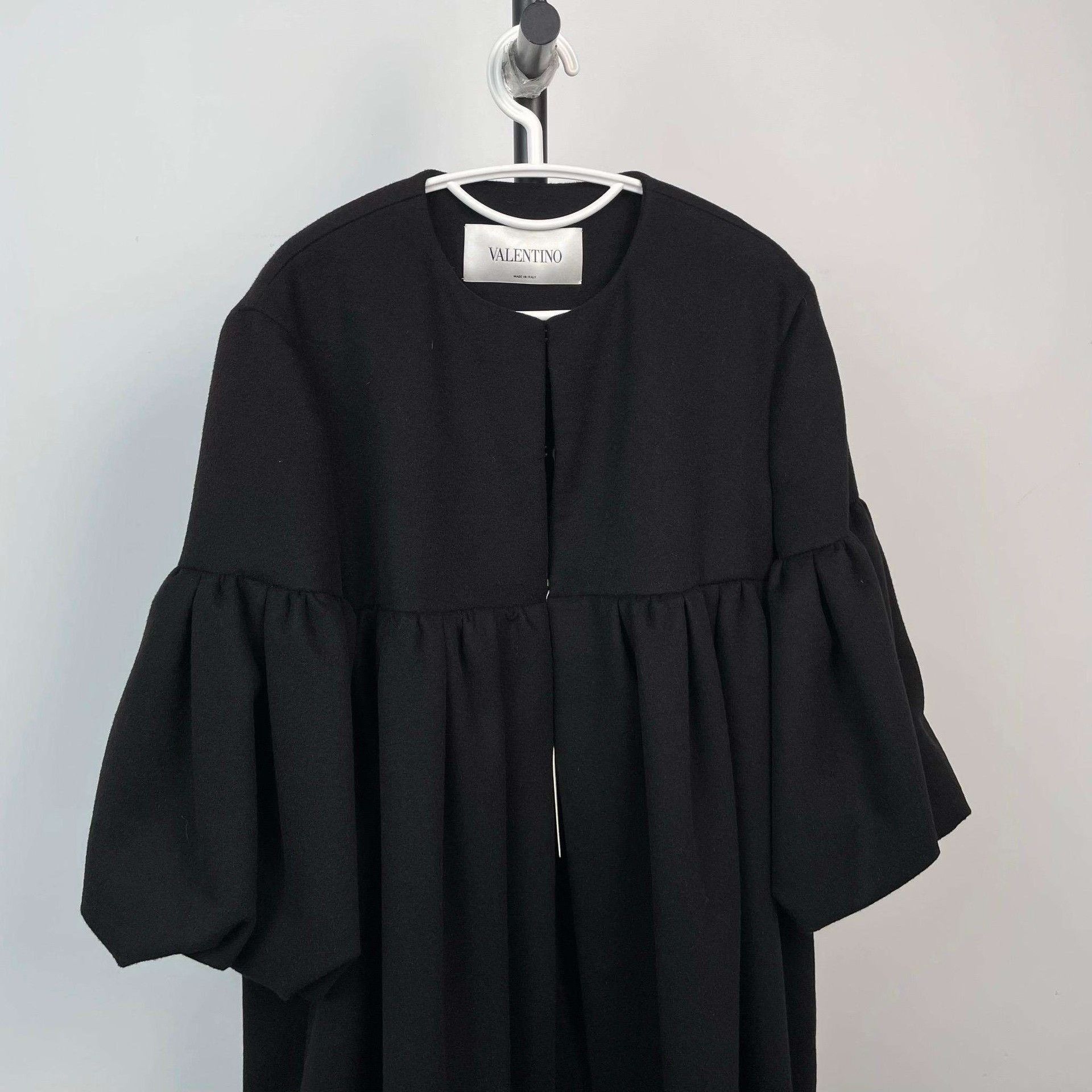 Valentino Valentino Black Puffed Sleeve Wool Coat Size M / US 6-8 / IT 42-44 - 2 Thumbnail