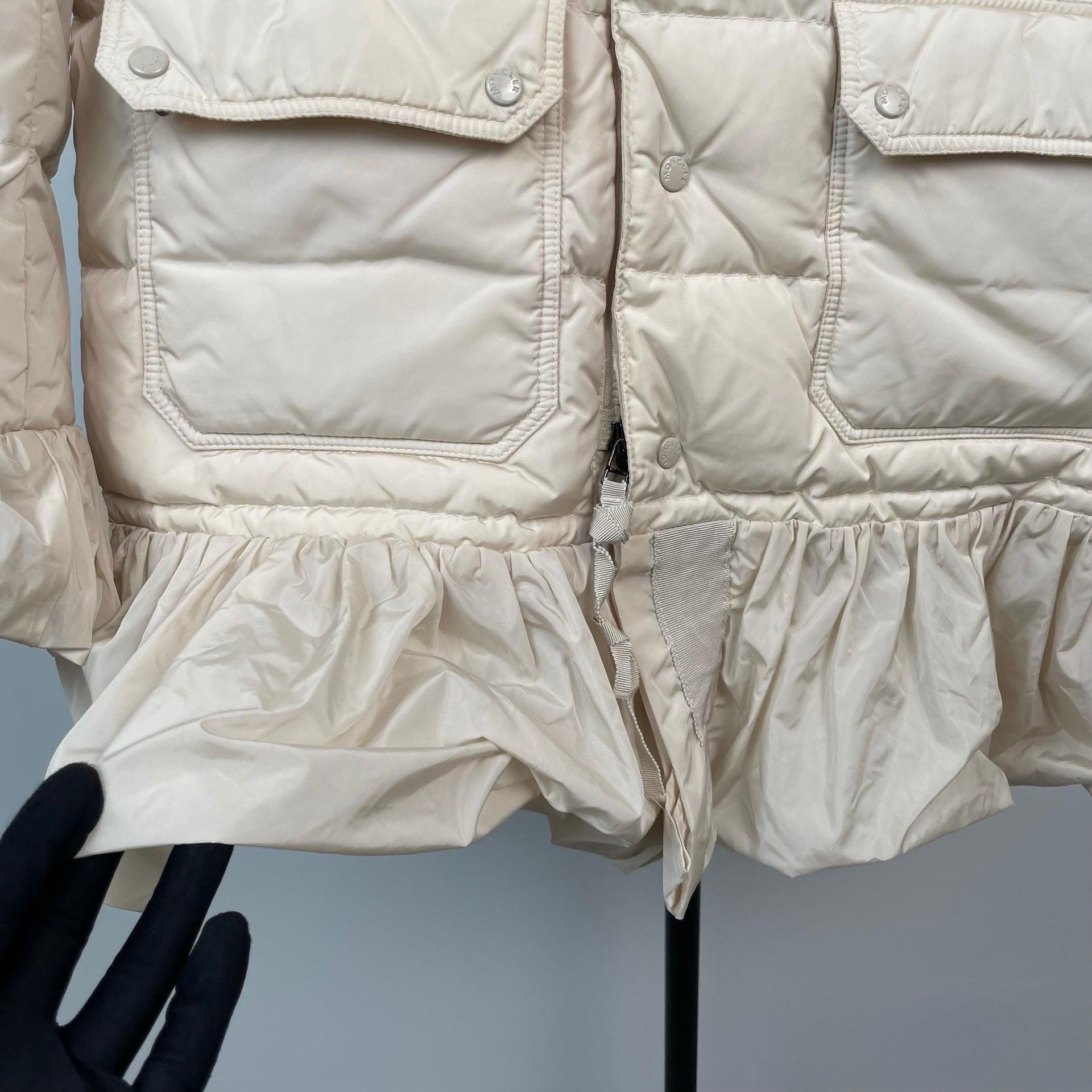 Moncler Moncler Beige Ruffled Hem Down Jacket Size S / US 4 / IT 40 - 4 Thumbnail