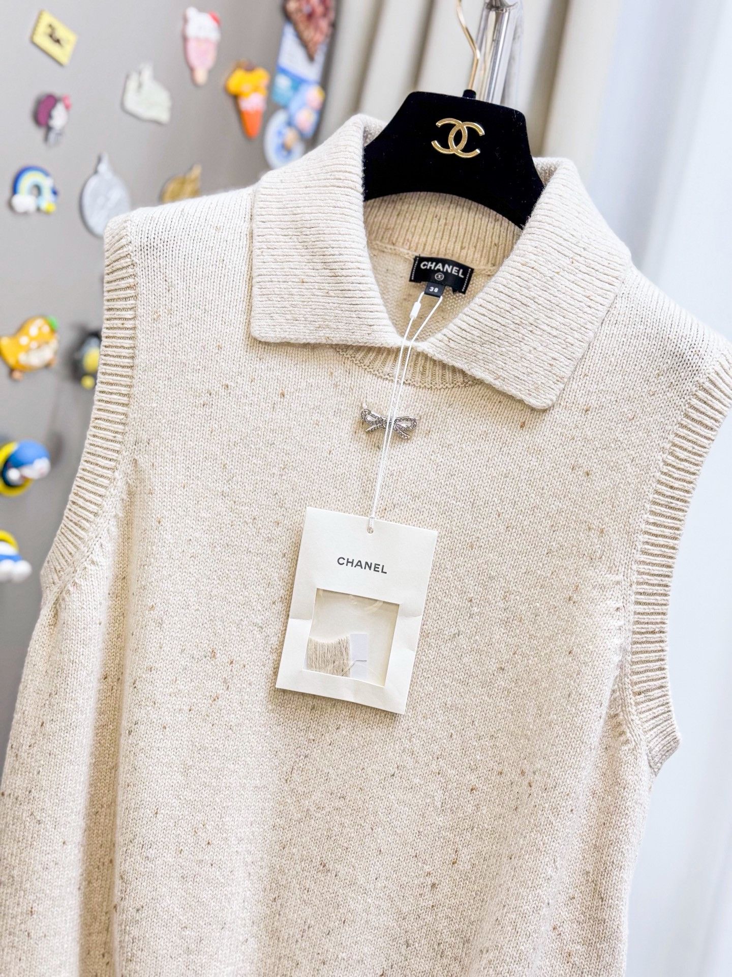 Chanel Chanel Oatmeal Bow Lapel Knit Vest Size S / US 4 / IT 40 - 2 Thumbnail