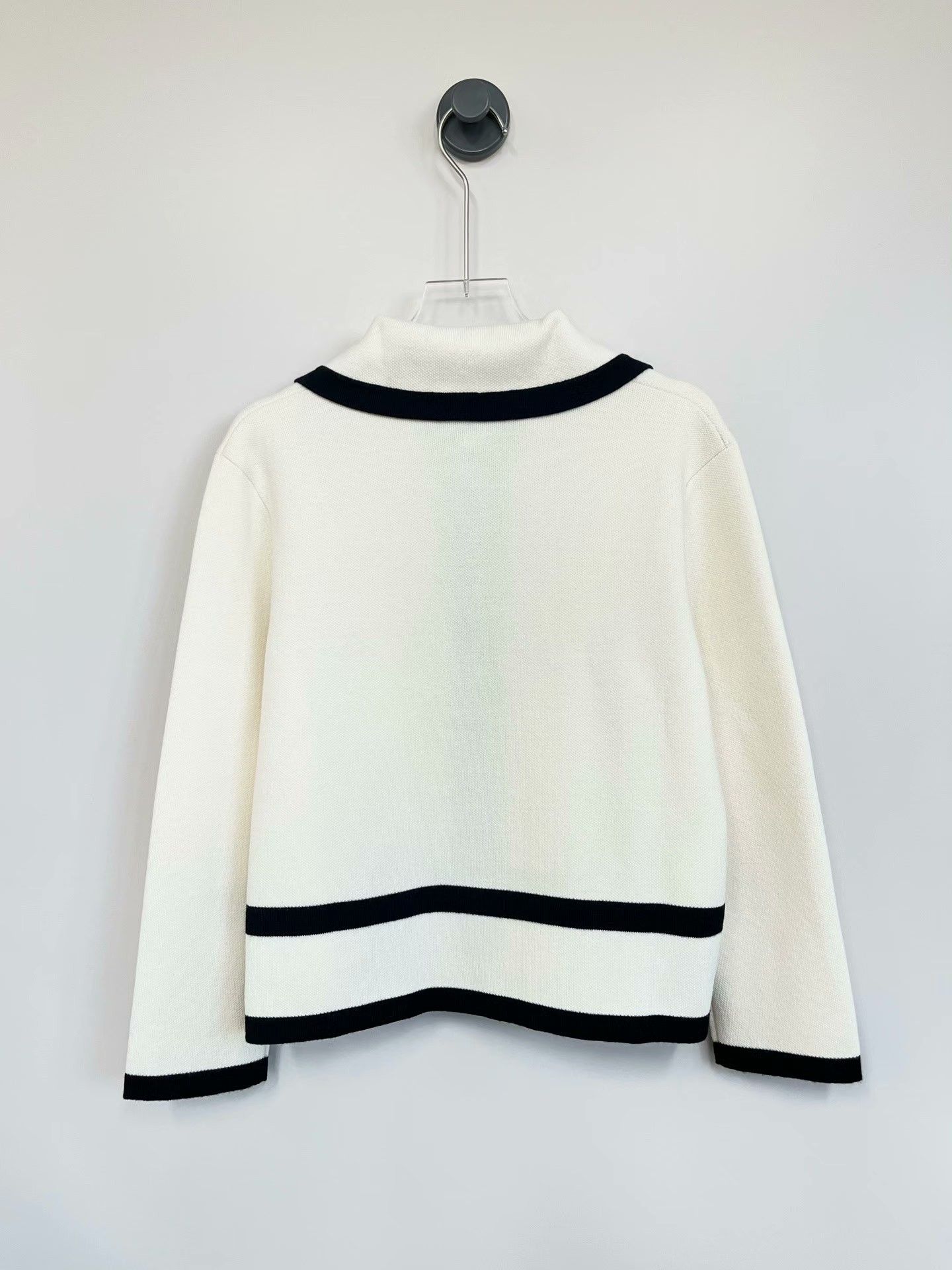 Gucci Gucci White Black Logo Knit Cardigan Size XS / US 0-2 / IT 36-38 - 2 Thumbnail