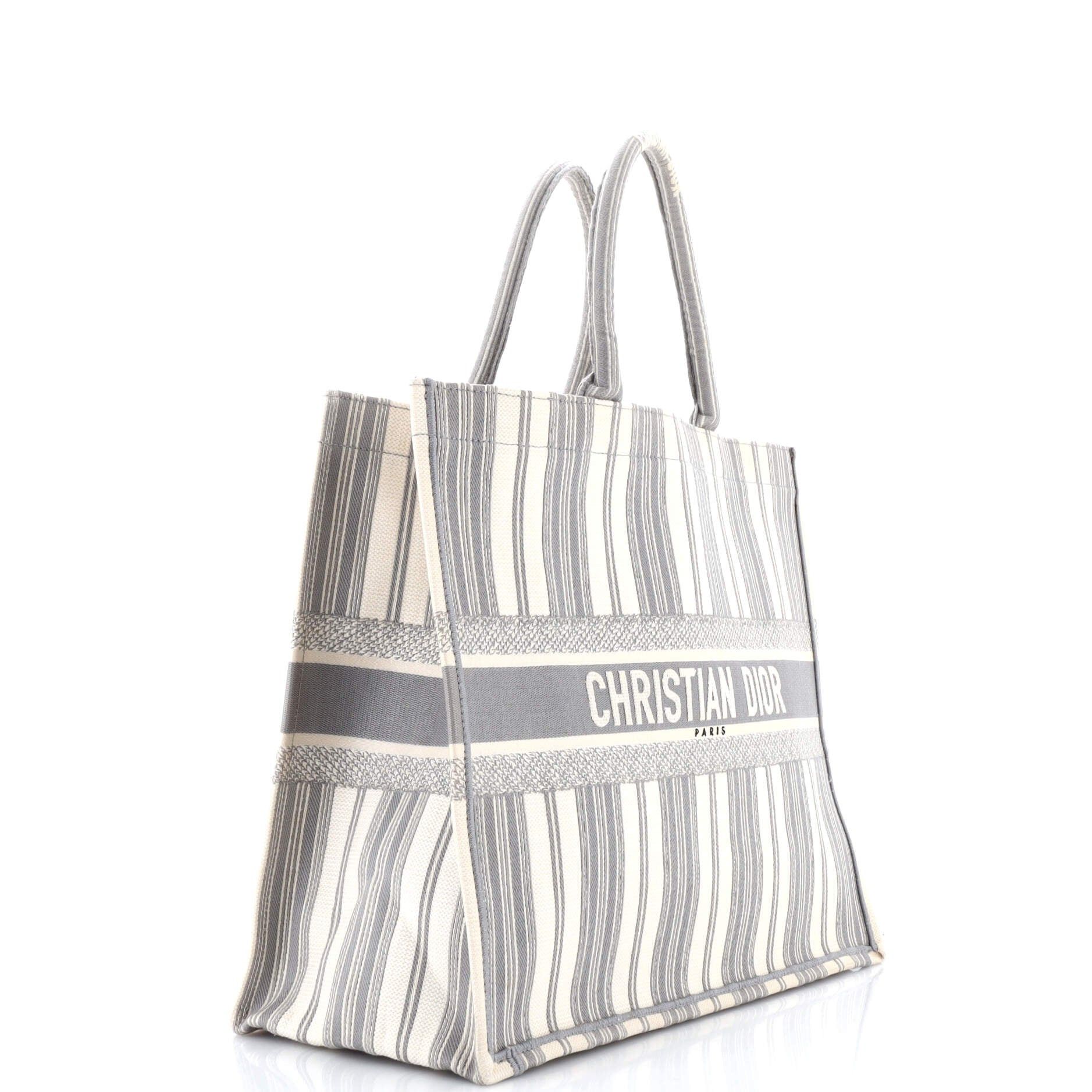 Dior Book Tote Size ONE SIZE - 2 Thumbnail