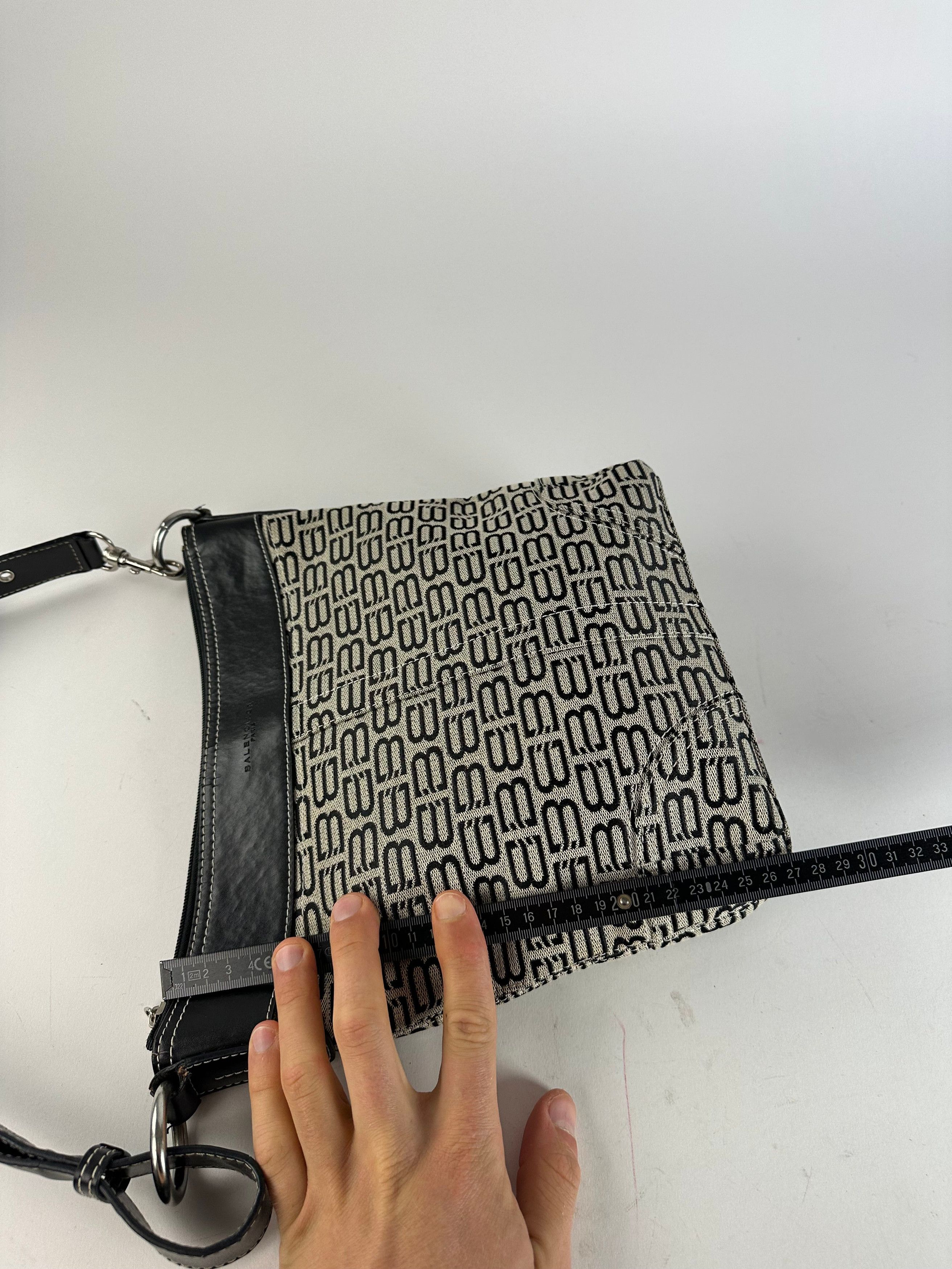 Balenciaga Vintage BB Monogram Canvas Leather Crossbody Bag Beige Black Size ONE SIZE - 14 Thumbnail