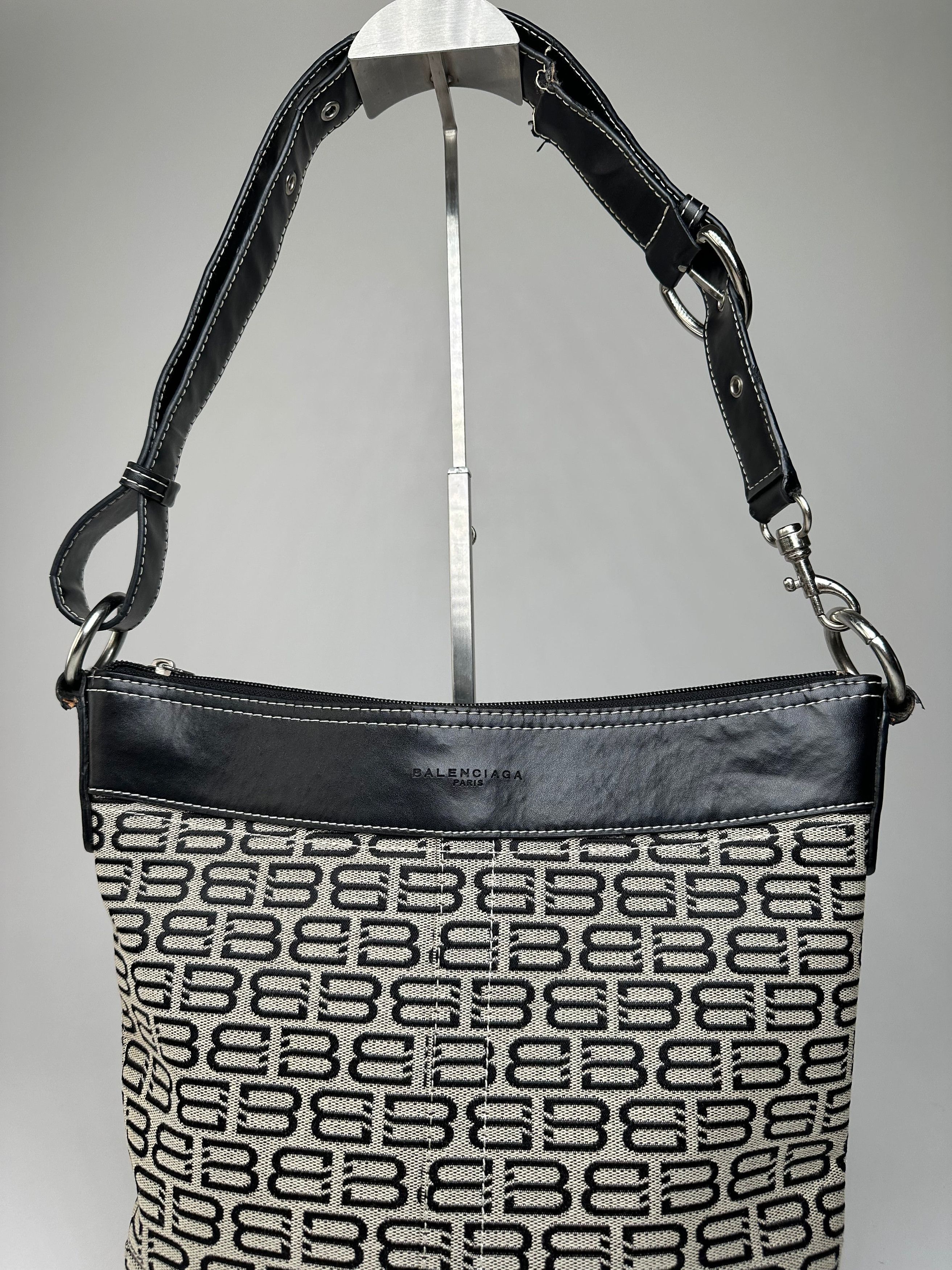 Balenciaga Vintage BB Monogram Canvas Leather Crossbody Bag Beige Black Size ONE SIZE - 9 Thumbnail