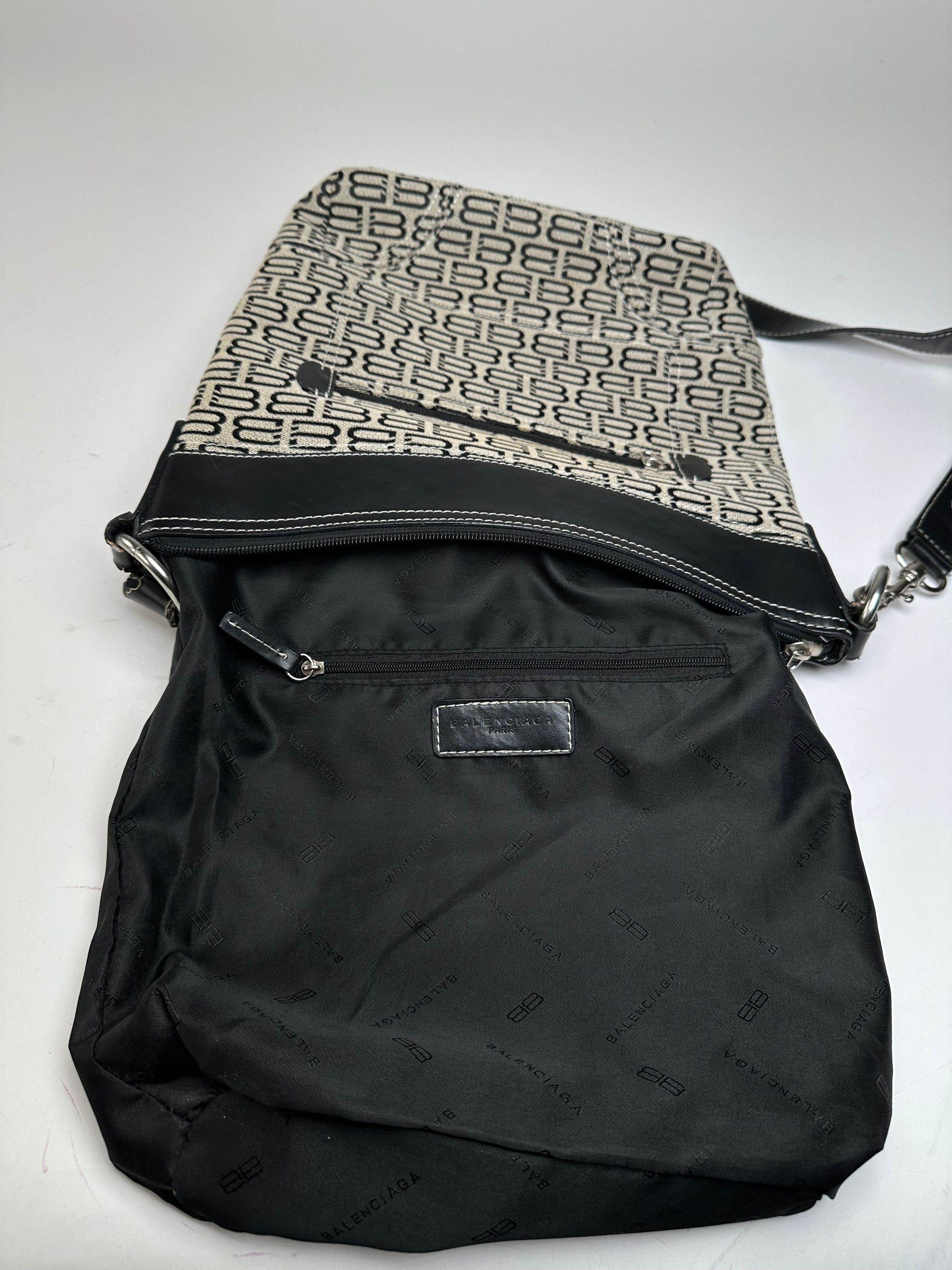 Balenciaga Vintage BB Monogram Canvas Leather Crossbody Bag Beige Black Size ONE SIZE - 3 Thumbnail