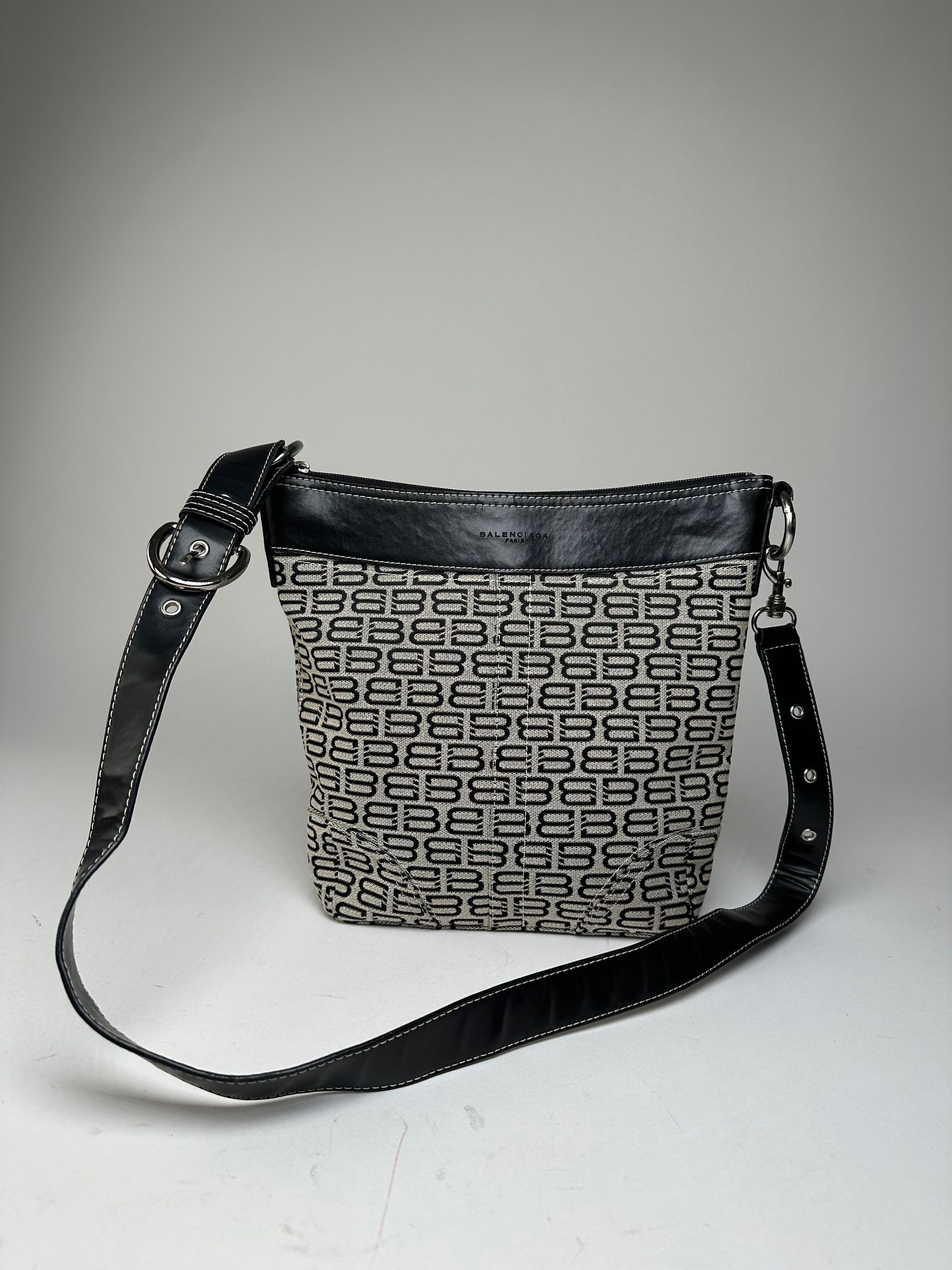 Balenciaga Vintage BB Monogram Canvas Leather Crossbody Bag Beige Black Size ONE SIZE - 5 Thumbnail