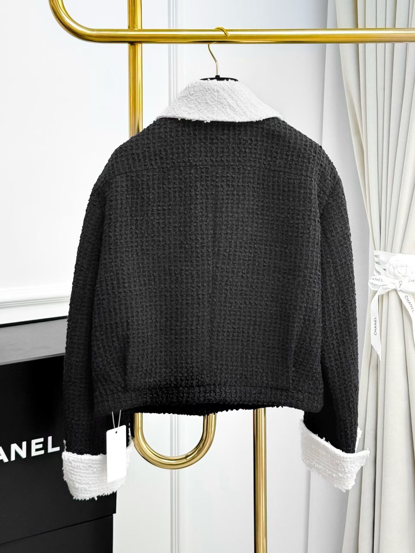 Chanel Chanel Black White Tweed Short Jacket Size S / US 4 / IT 40 - 2 Thumbnail