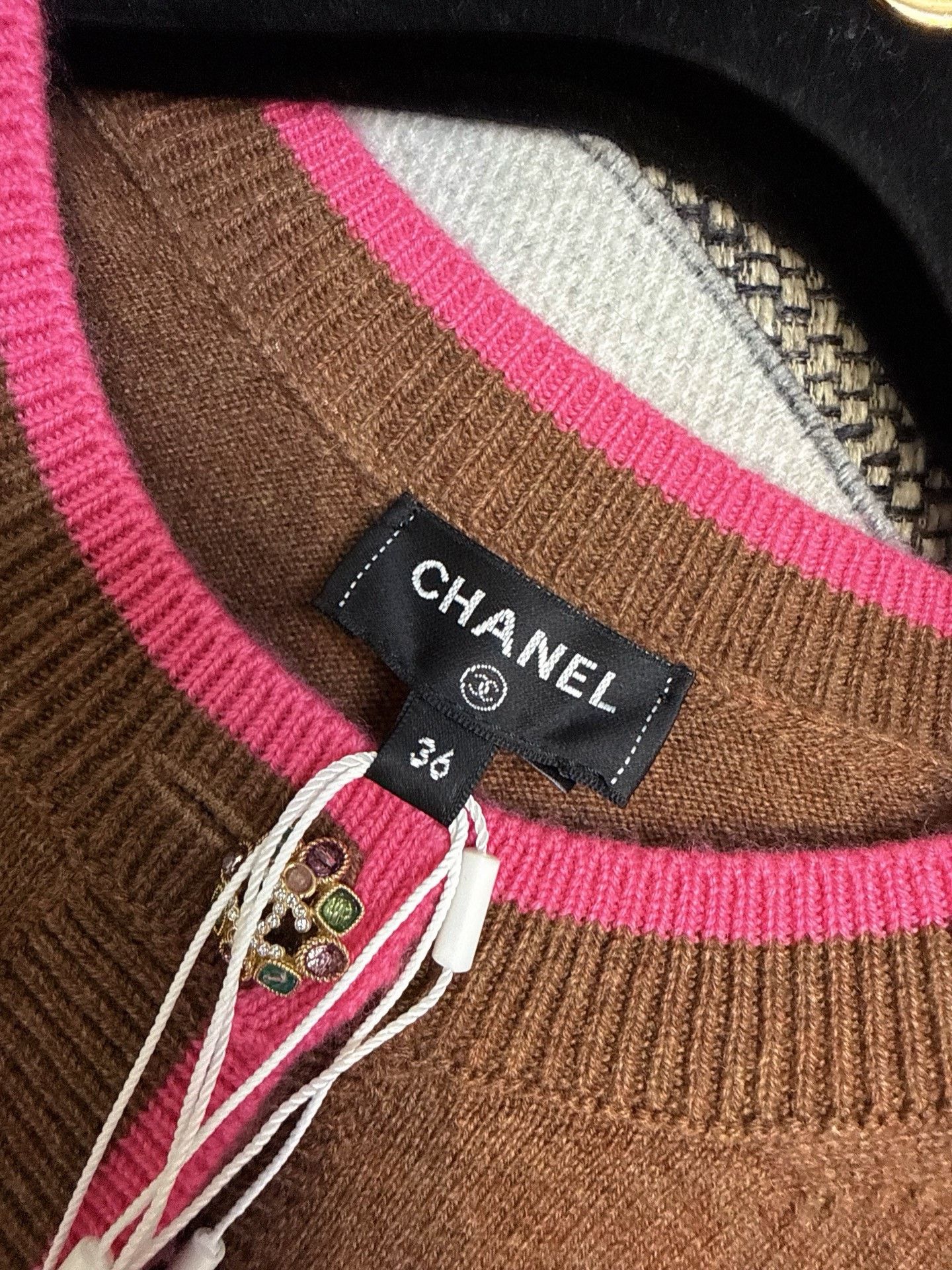 Chanel Chanel 22K Brown Floral Cashmere Cardigan Size XS / US 0-2 / IT 36-38 - 7 Thumbnail