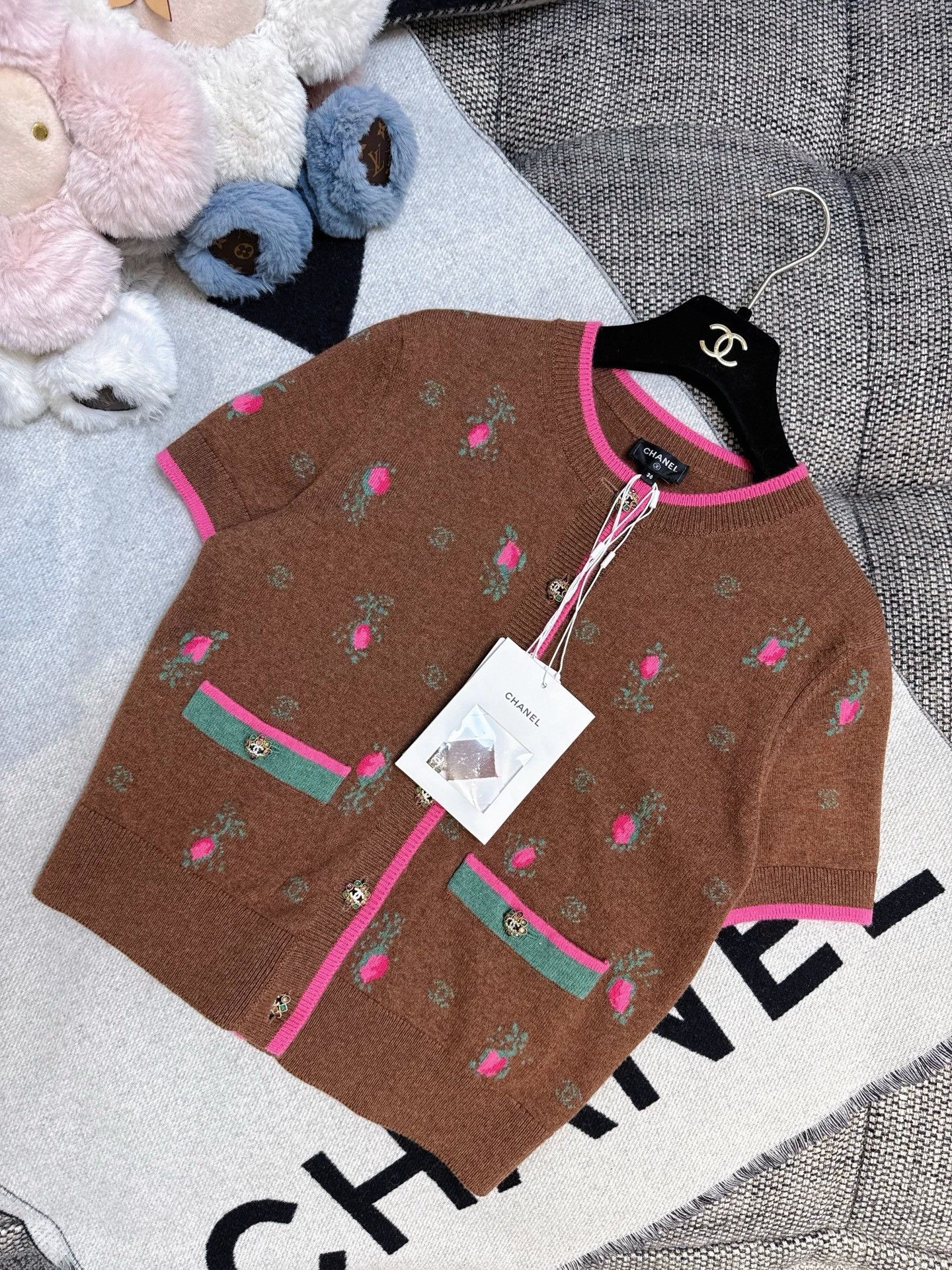 Chanel Chanel 22K Brown Floral Cashmere Cardigan Size XS / US 0-2 / IT 36-38 - 8 Thumbnail