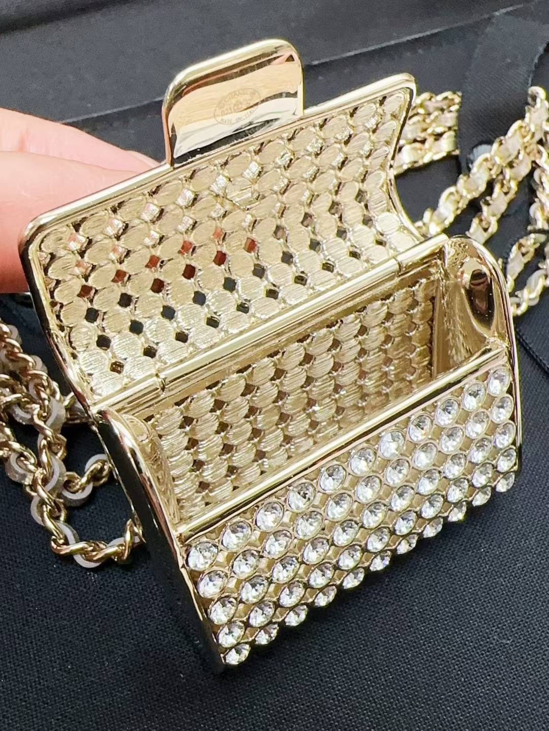Chanel Chanel 23S Gold Diamond Bag Pendant Necklace Size ONE SIZE - 8 Thumbnail